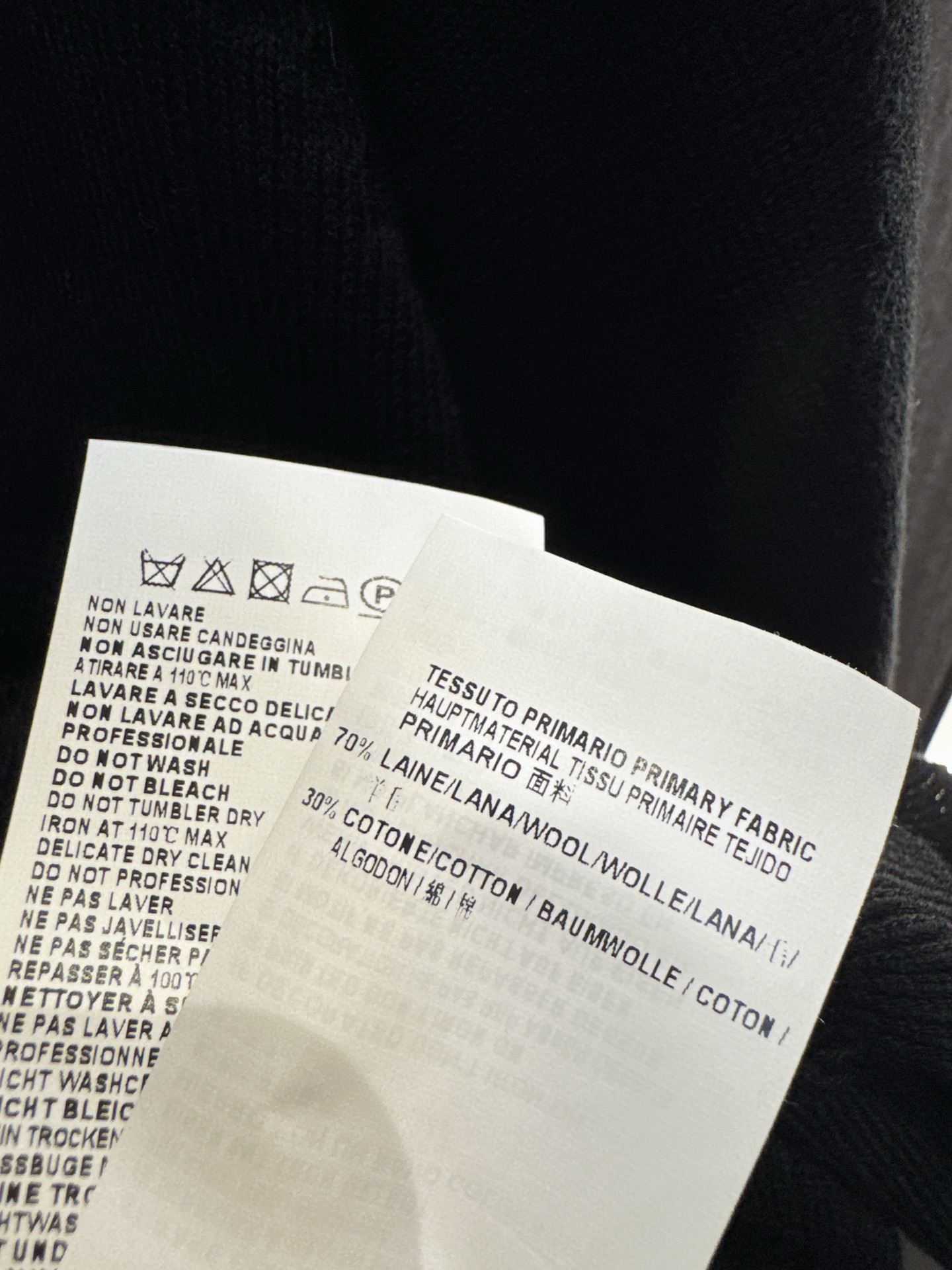 ✨✨✨MM6✨✨✨2025秋冬新款💫 70%羊毛+30%棉混纺温暖开衫，轻柔包裹每一寸肌肤！同色系流苏下