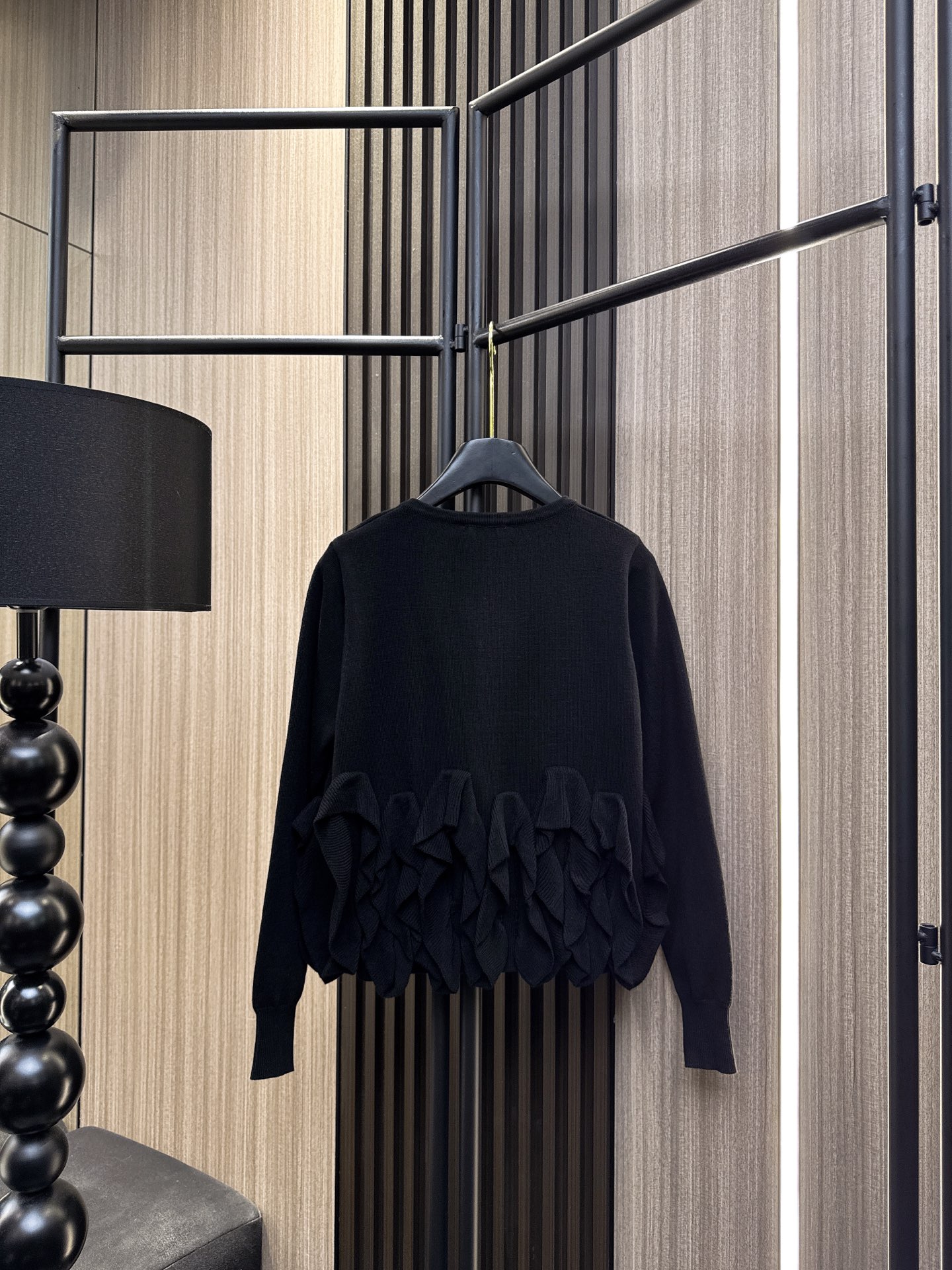 ✨✨✨MM6✨✨✨2025秋冬新款💫 70%羊毛+30%棉混纺温暖开衫，轻柔包裹每一寸肌肤！同色系流苏下