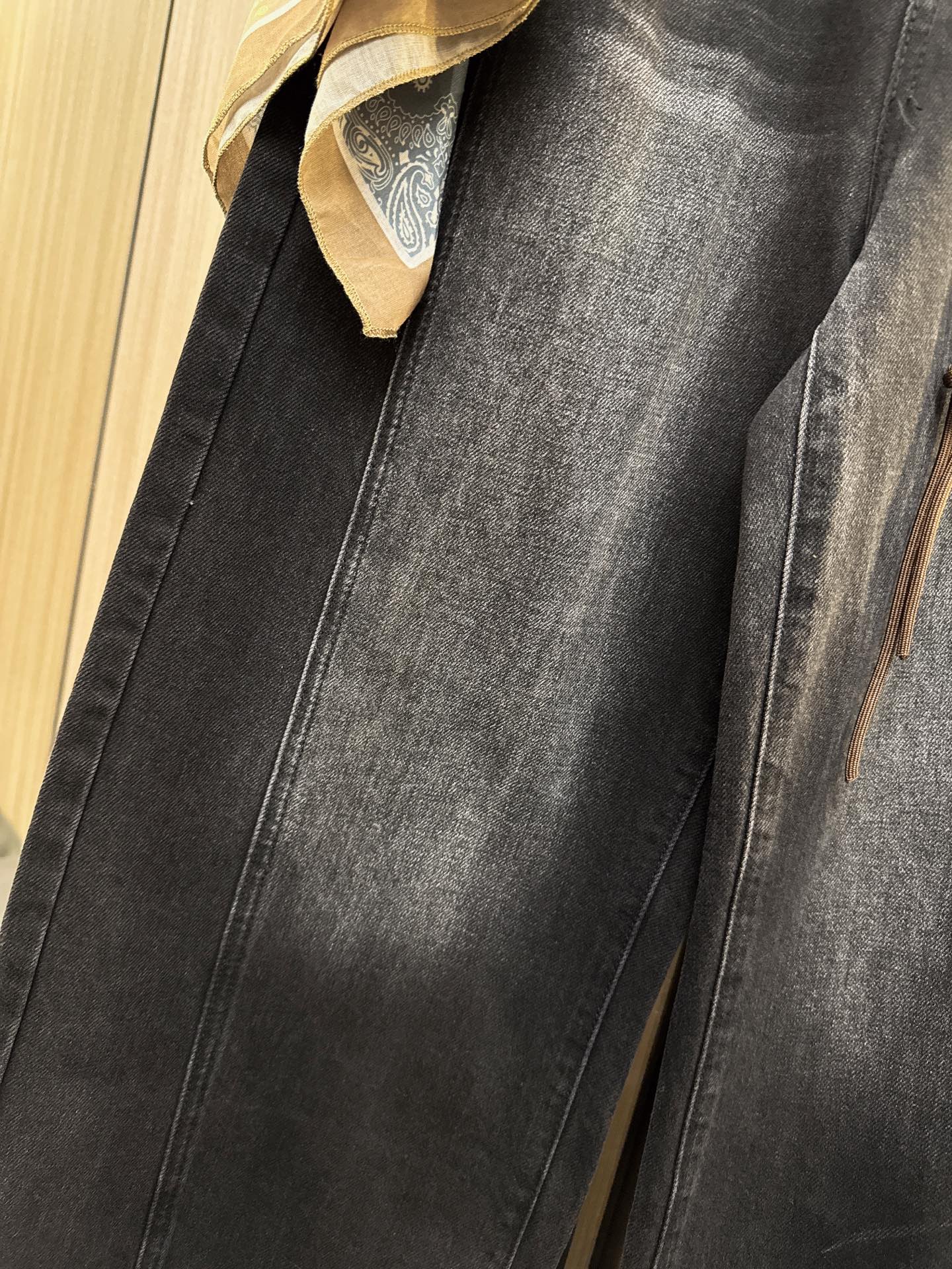 ✨✨✨QOY✨✨✨2025秋冬新款💫 编织绳腰带撞色丝巾直筒阔腿牛仔裤上新！精致编织绳腰带勾勒纤细腰线，