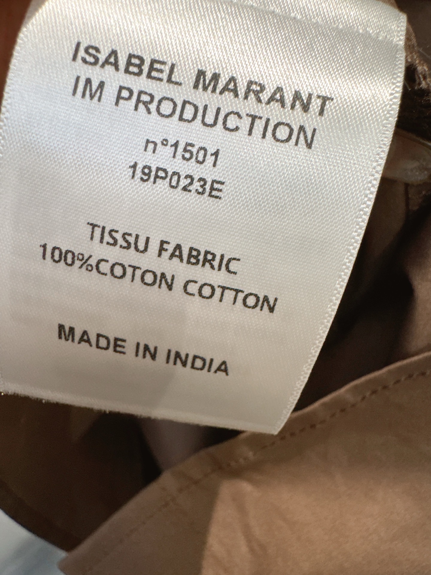 ✨✨✨伊莎贝尔✨✨✨2025秋冬新款【撞色潮流·一见倾心】✨ 💫拆解常规的惊喜之作！这款漏肩拼接衬衫将慵