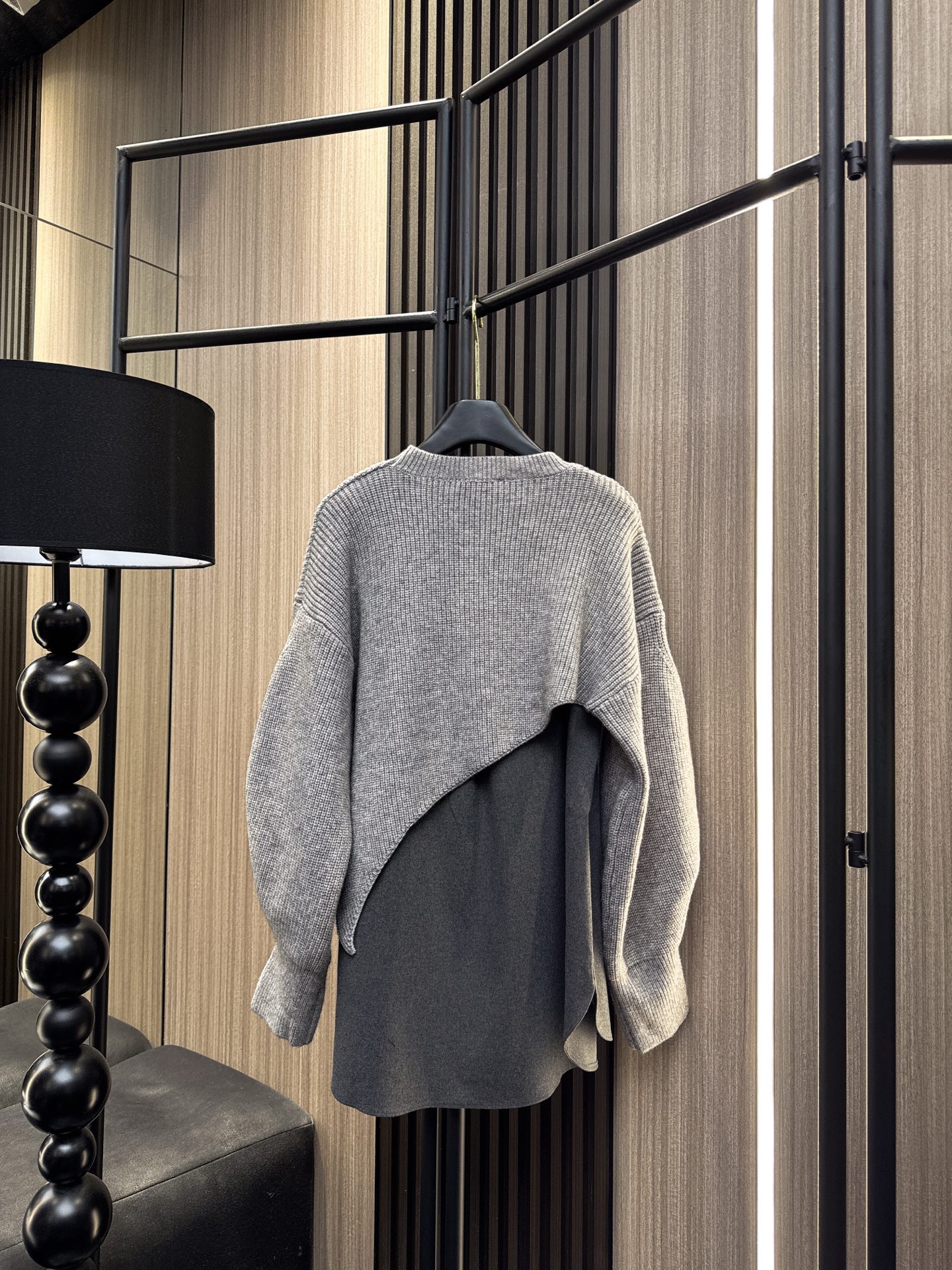 ✨✨✨玛吉拉✨✨✨2025秋冬新款 💫70%羊毛30%棉 保暖舒适两件套上衣！柔软亲肤的内搭背心搭配时尚