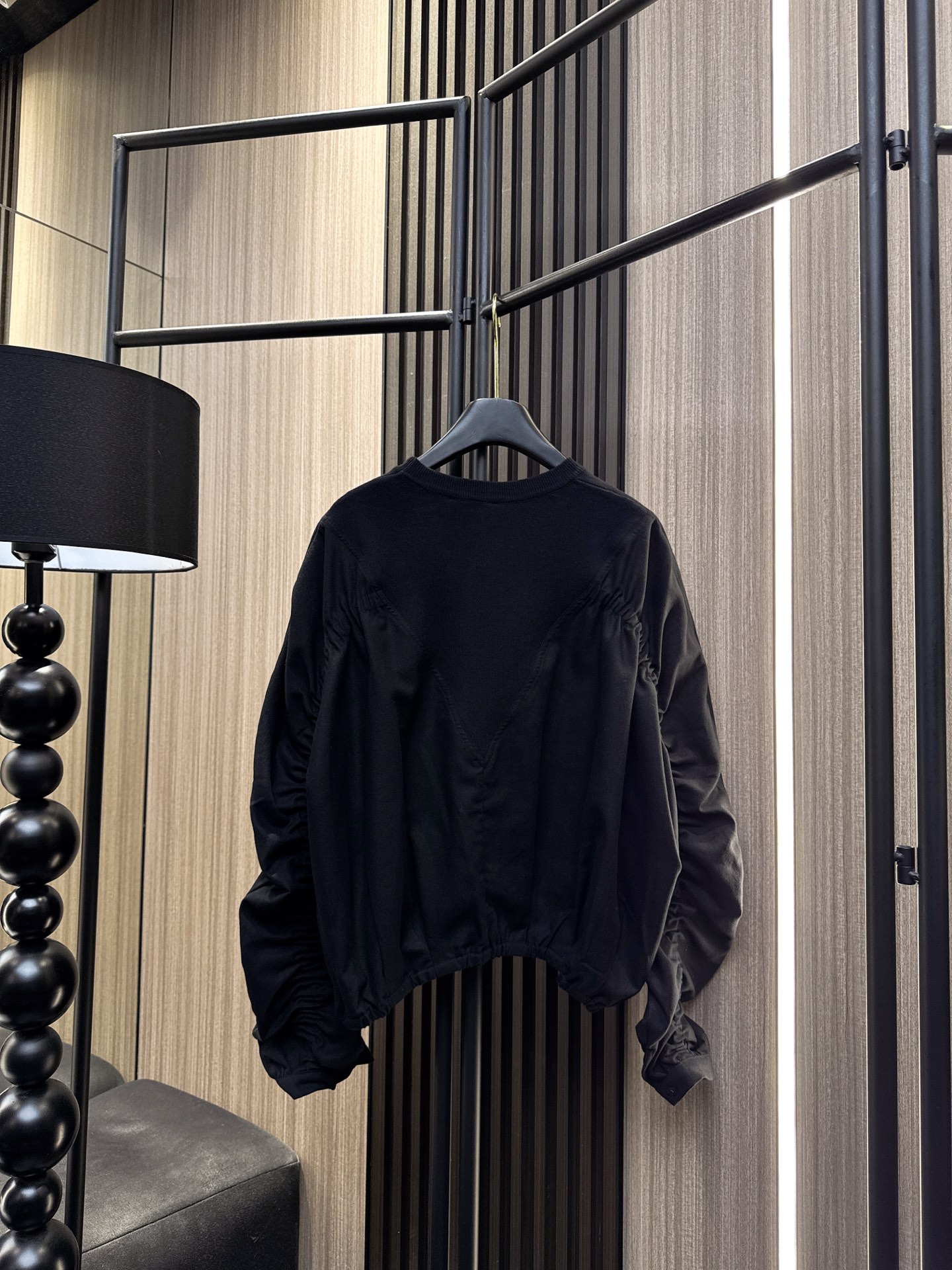 ✨✨✨玛吉拉✨✨✨2025秋冬新款💫70%羊毛混纺30%棉质打揽长袖上衣，高级感深V拼接圆领设计！柔软亲