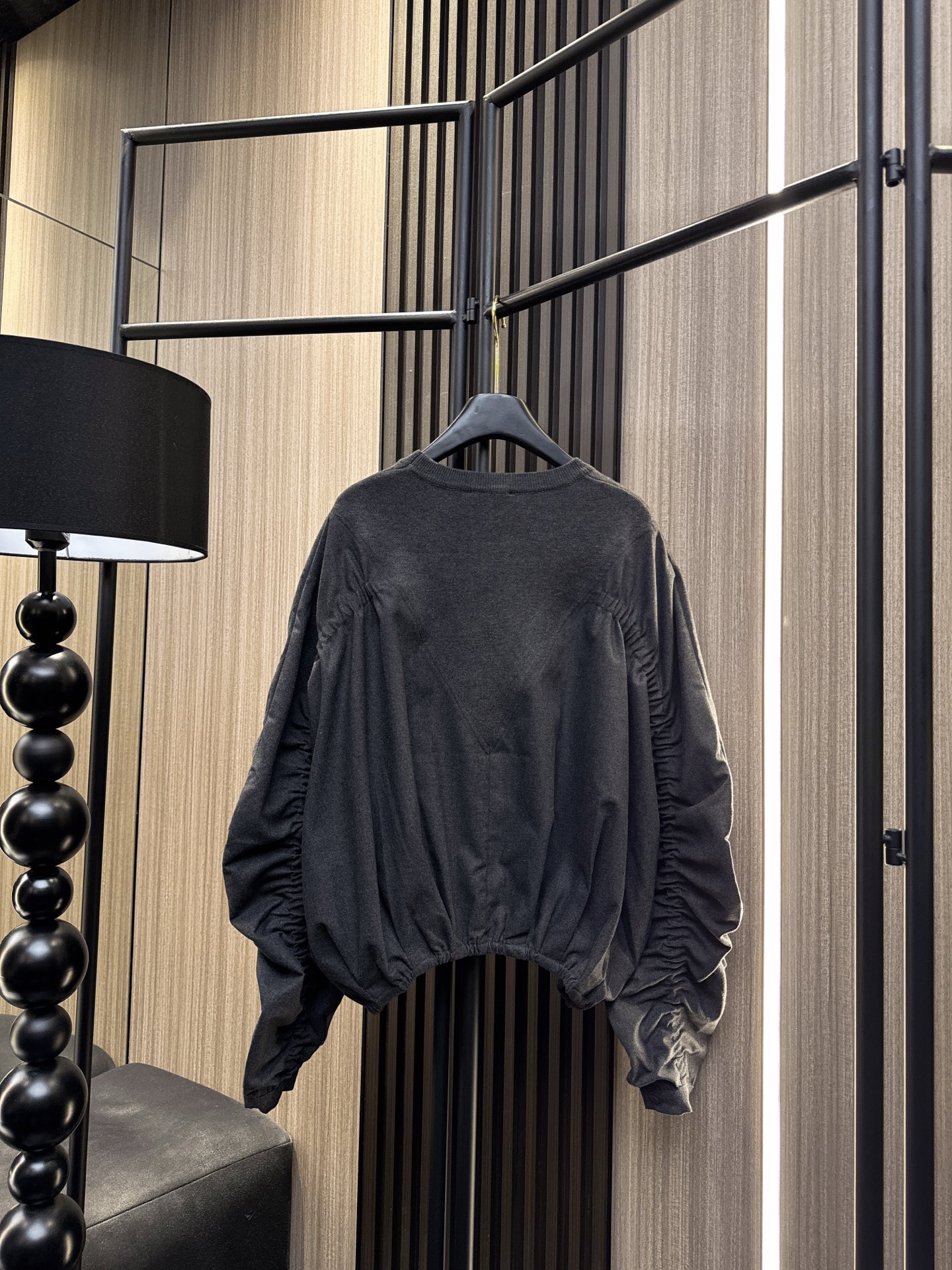 ✨✨✨玛吉拉✨✨✨2025秋冬新款💫70%羊毛混纺30%棉质打揽长袖上衣，高级感深V拼接圆领设计！柔软亲