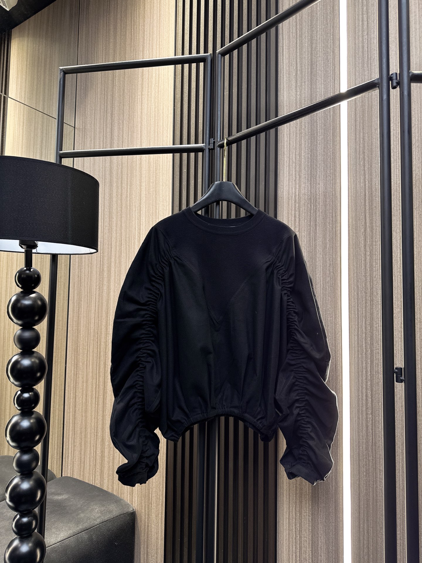 ✨✨✨玛吉拉✨✨✨2025秋冬新款💫70%羊毛混纺30%棉质打揽长袖上衣，高级感深V拼接圆领设计！柔软亲