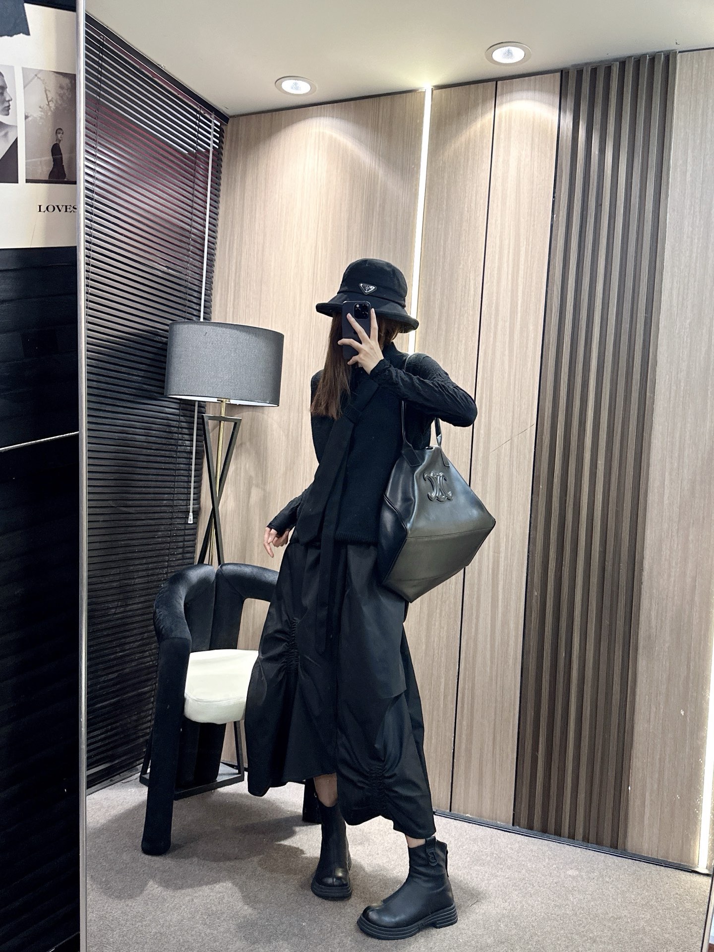 ✨✨✨玛吉拉✨✨✨2025秋冬新款💫 【玛吉拉秋冬新款】70%优质羊毛+30%亲肤棉混纺，撞色领带设计+