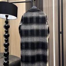✨✨✨玛吉拉✨✨✨2025秋冬新款💫 100%双面羊毛 双排扣V领长款格子大衣 🧥 质感与温度并存!精选 ✨✨✨玛吉拉✨✨✨2025秋冬新款💫 100%双面羊毛 双排扣V领长款格子大衣 🧥 质感与温度并存!精选