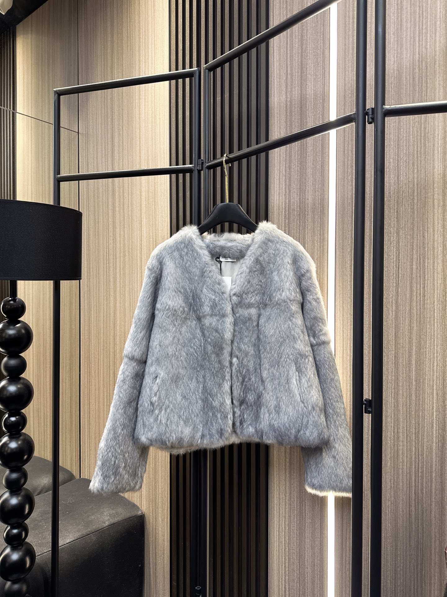 ✨✨✨CELINE✨✨✨2025秋冬新款💫 冬日暖绒の温柔暴击！精选兔毛面料，V领暗扣设计显瘦不挑人，长