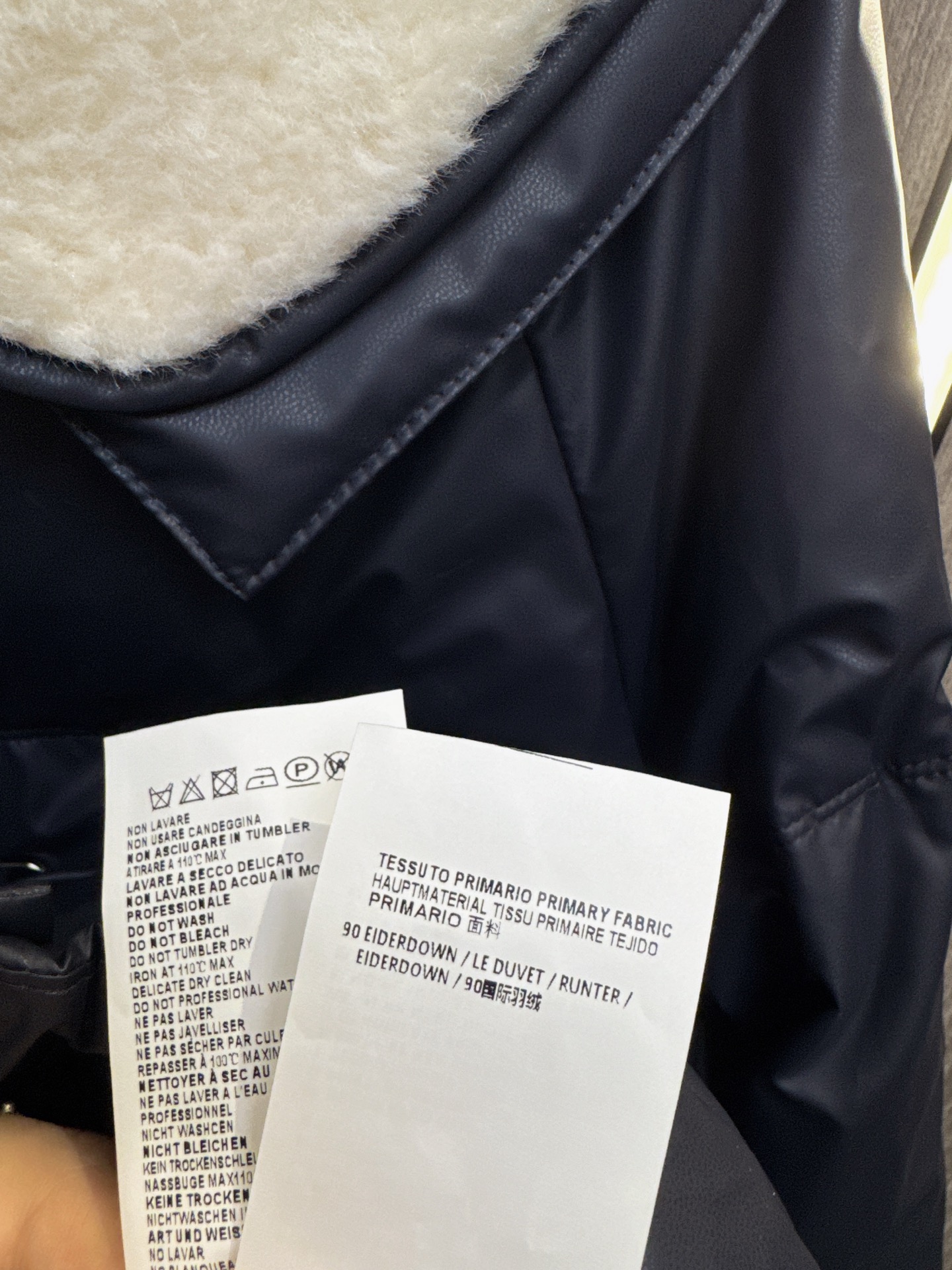 ✨✨✨玛吉拉✨✨✨2025秋冬新款💫 冬日温暖必备✨玛吉拉90白鸭绒羽绒服！毛绒娃娃领设计甜美减龄，防风