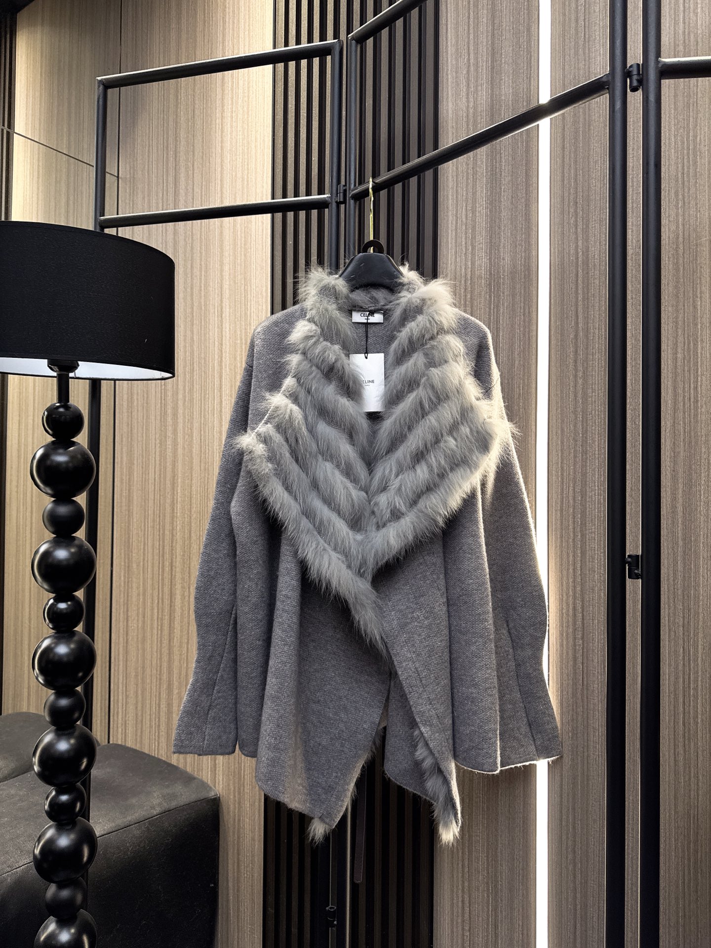 ✨✨✨Celine✨✨✨2025秋冬新款💫 70%羊毛+30精梳棉混纺，柔软兔毛大翻领的宝藏开衫！大翻领