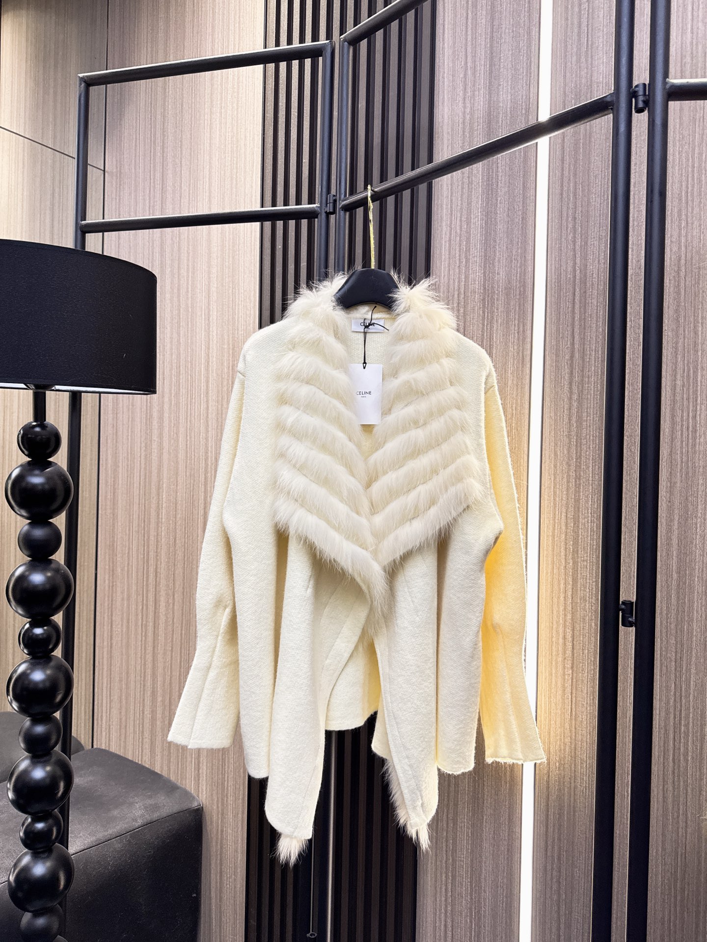 ✨✨✨Celine✨✨✨2025秋冬新款💫 70%羊毛+30精梳棉混纺，柔软兔毛大翻领的宝藏开衫！大翻领
