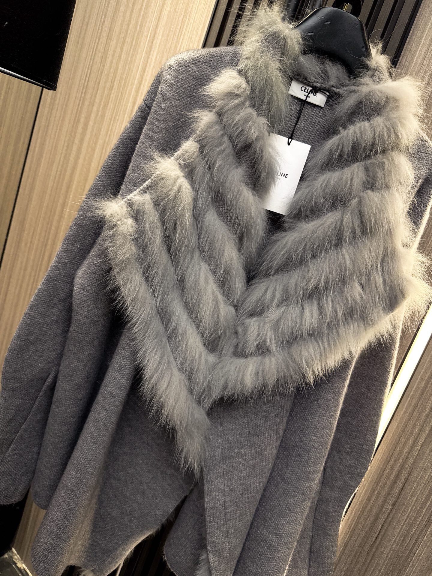 ✨✨✨Celine✨✨✨2025秋冬新款💫 70%羊毛+30精梳棉混纺，柔软兔毛大翻领的宝藏开衫！大翻领