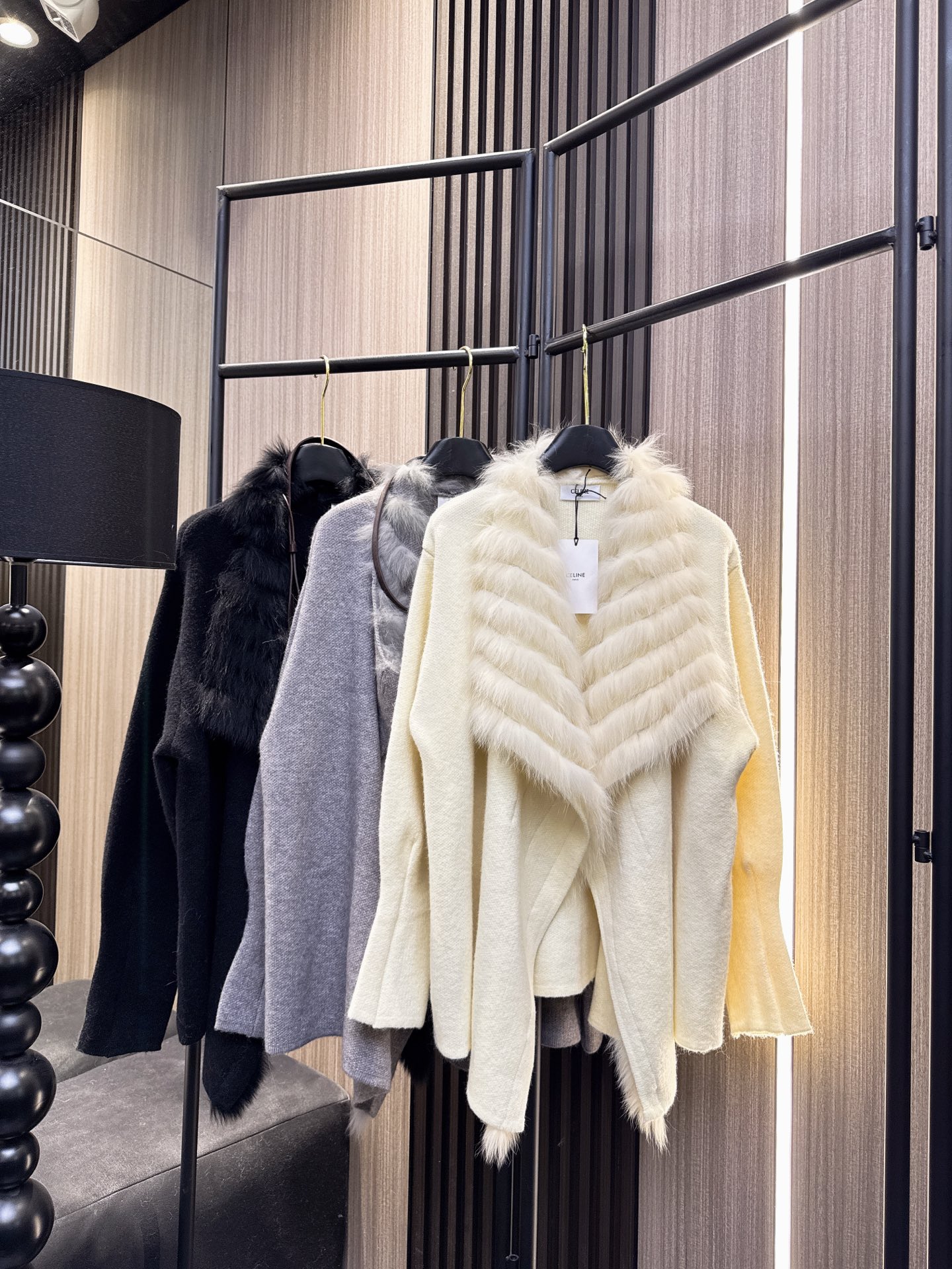 ✨✨✨Celine✨✨✨2025秋冬新款💫 70%羊毛+30精梳棉混纺，柔软兔毛大翻领的宝藏开衫！大翻领