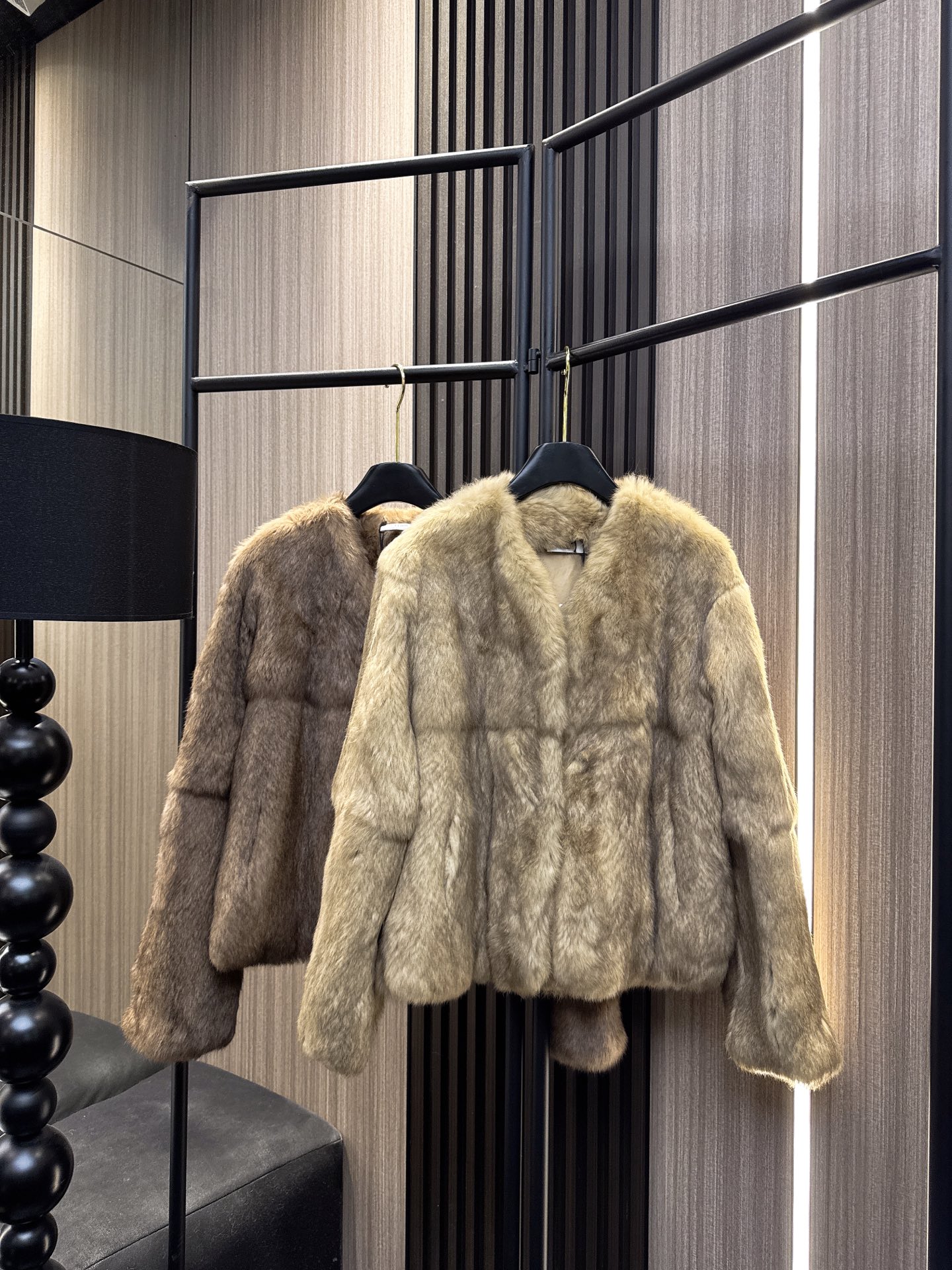 ✨✨✨CELINE✨✨✨2025秋冬新款💫 冬日暖绒の温柔暴击！精选兔毛面料，V领暗扣设计显瘦不挑人，长