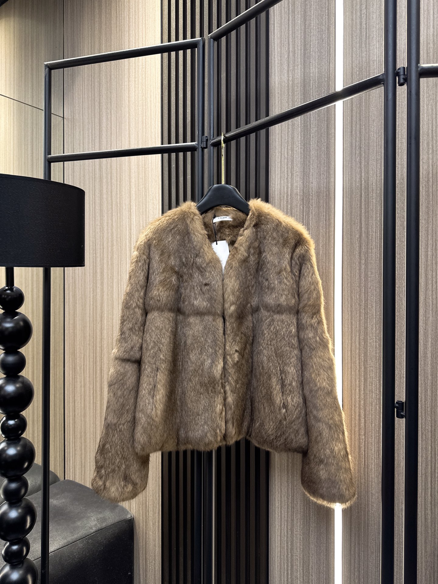 ✨✨✨CELINE✨✨✨2025秋冬新款💫 冬日暖绒の温柔暴击！精选兔毛面料，V领暗扣设计显瘦不挑人，长