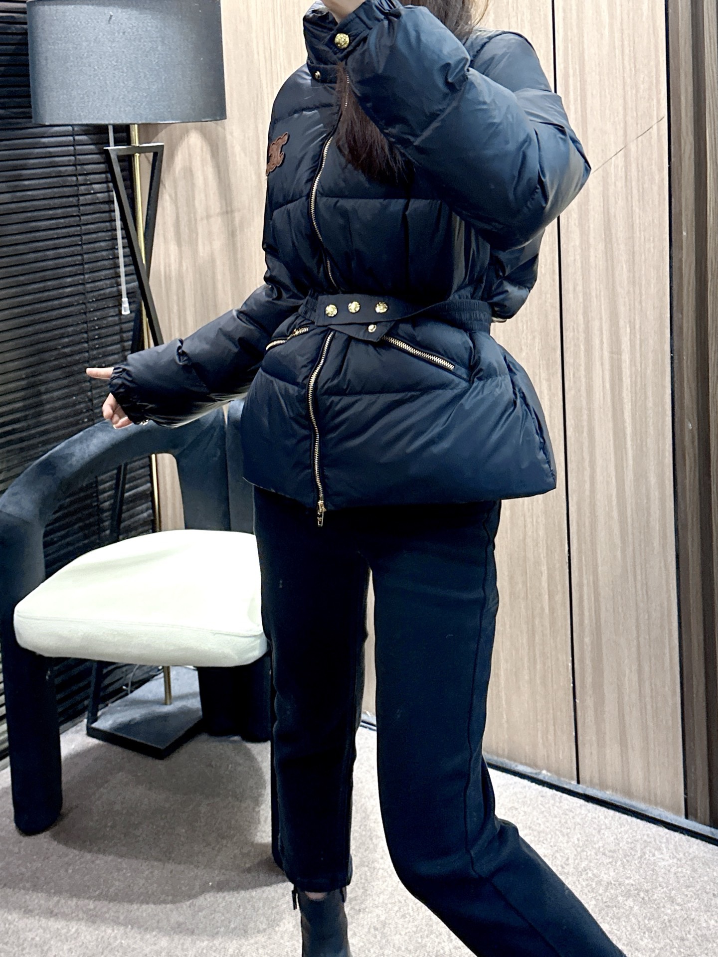 ✨✨✨CELlNE✨✨✨ 【CELINE90羽绒】温暖过冬必备！这款松紧腰带连帽外套采用优质填充羽绒，保