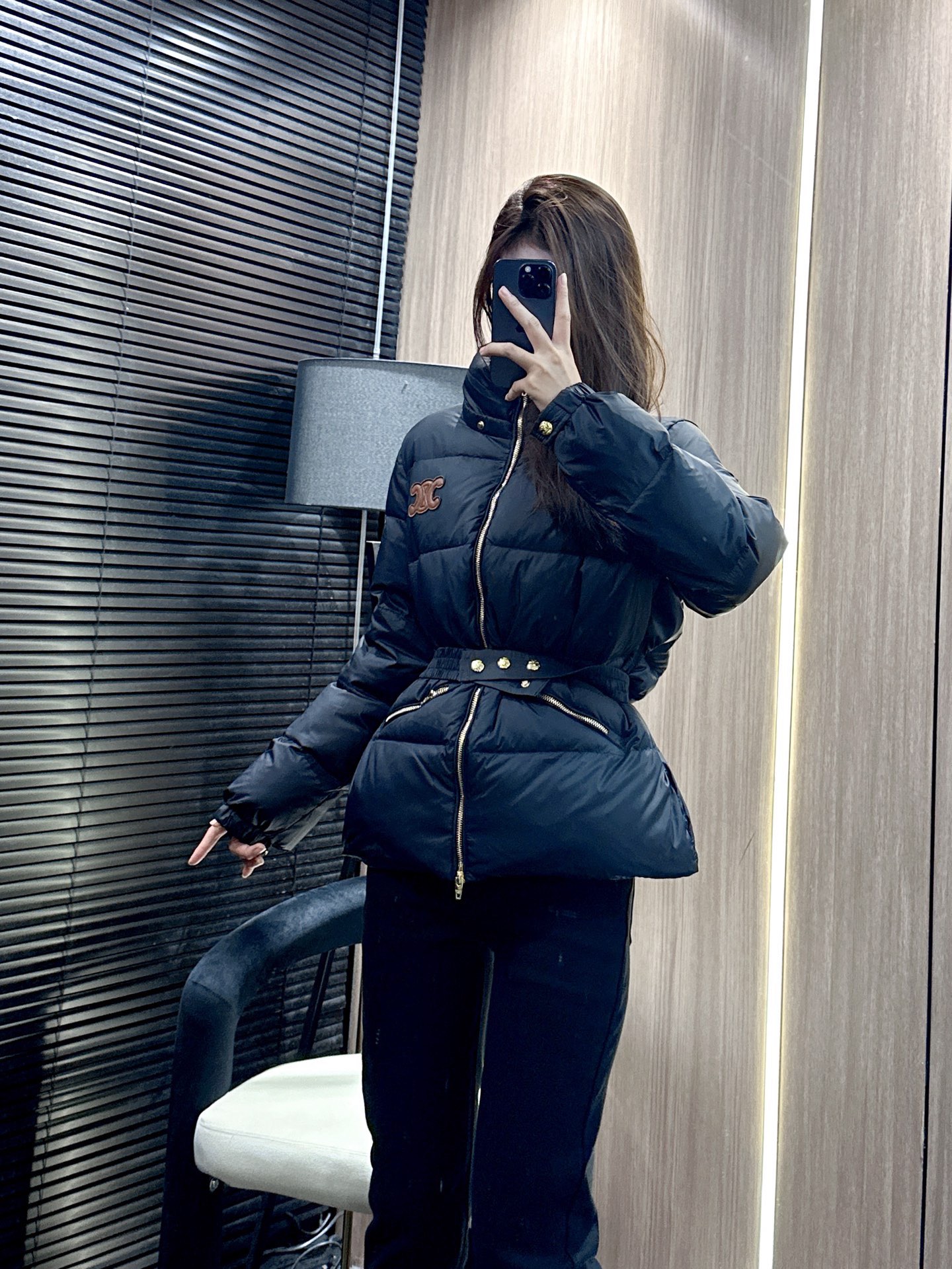 ✨✨✨CELlNE✨✨✨ 【CELINE90羽绒】温暖过冬必备！这款松紧腰带连帽外套采用优质填充羽绒，保