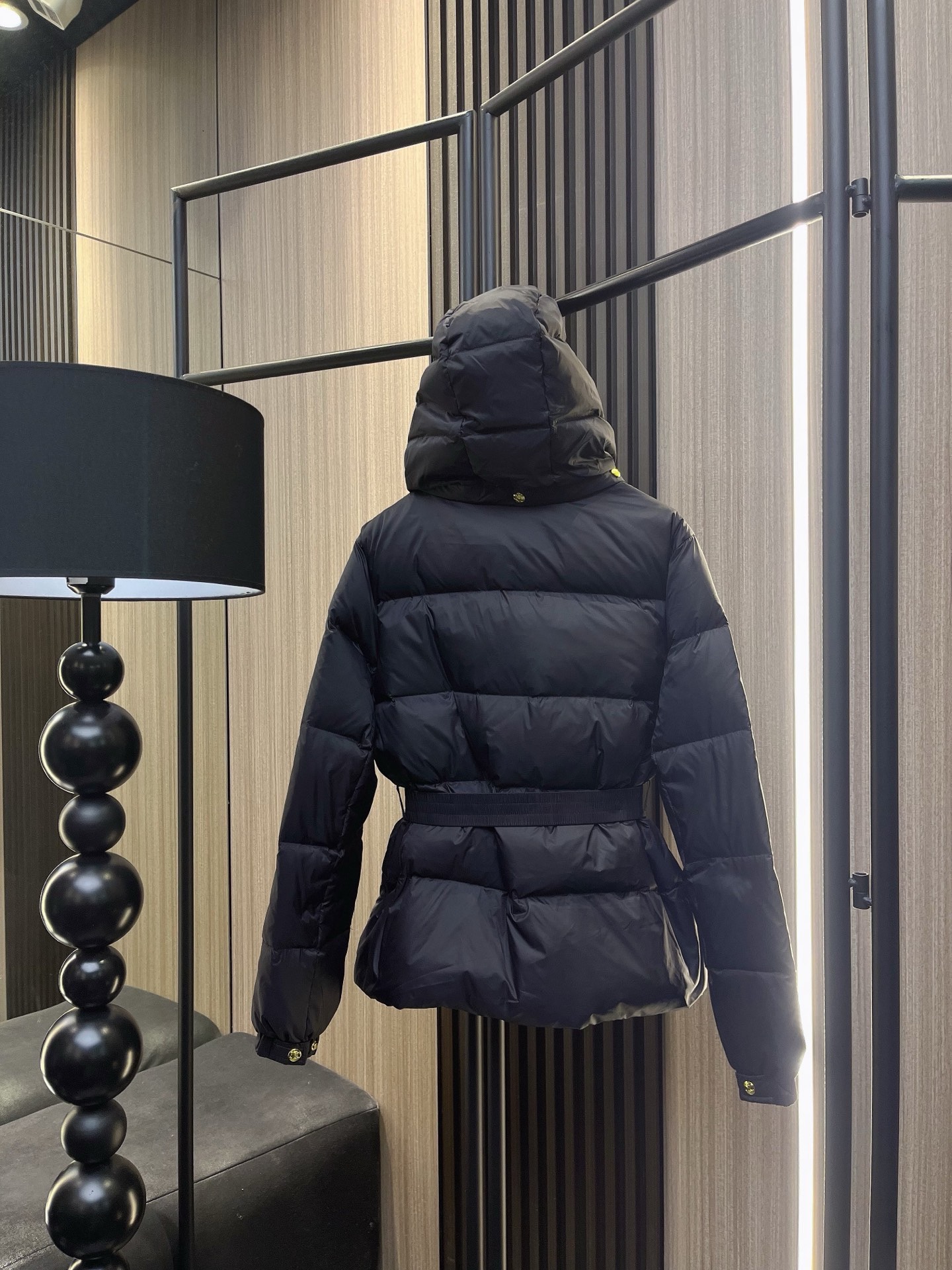 ✨✨✨CELlNE✨✨✨ 【CELINE90羽绒】温暖过冬必备！这款松紧腰带连帽外套采用优质填充羽绒，保