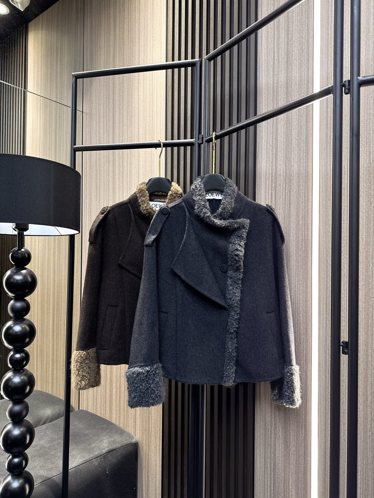 ✨✨✨LOEWE✨✨✨2025秋冬新款💫 今季重磅推荐！双面羊毛双层斜领拼接外套，高端品质亲民价！精选羊