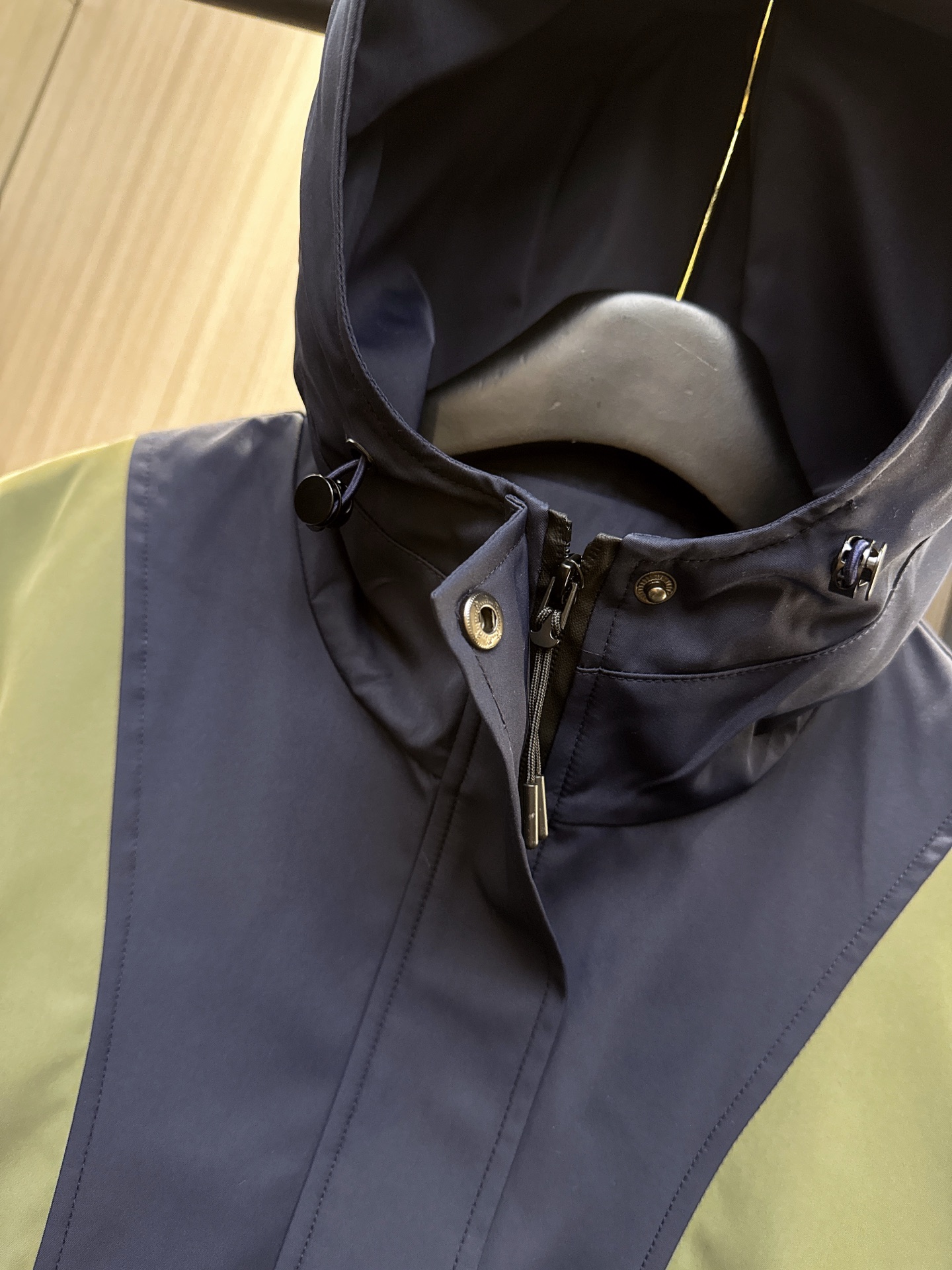 ✨✨✨Sacai✨✨✨2025秋冬新款💫 【新品来袭】sacai灵感撞色拼接外套，用大胆色彩诠释时尚态度