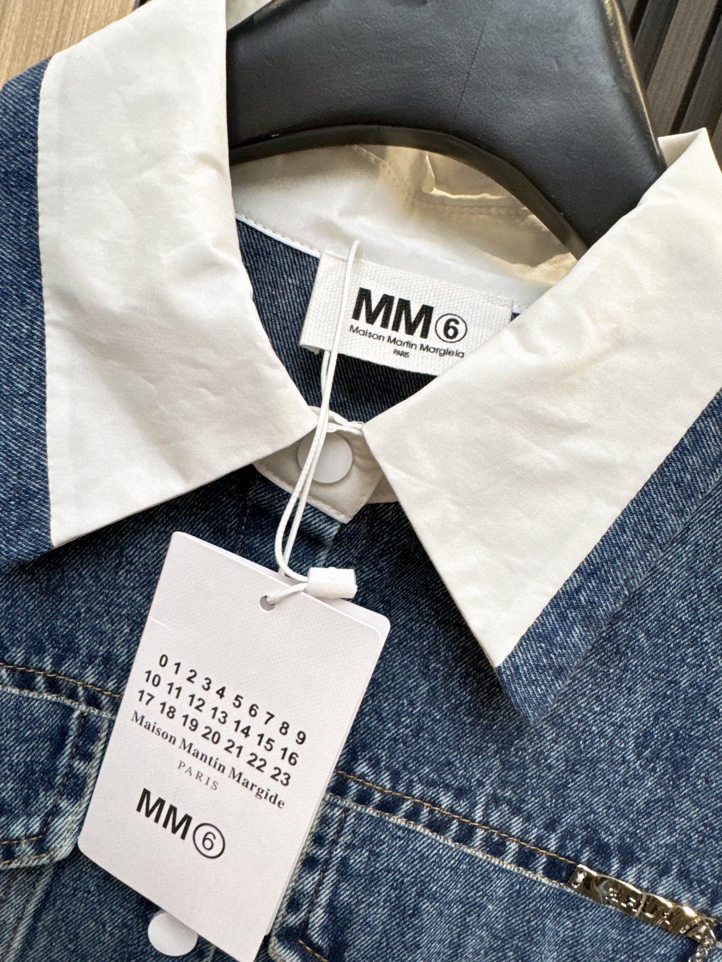 ✨✨✨MM6✨✨✨2026早春新款💫 【新款热销】mm6下摆抽绳衬衫拼接牛仔假两件上衣！一件穿出两种风格
