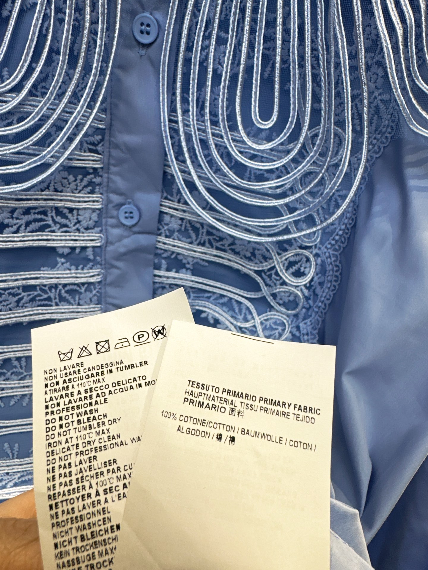 ✨✨✨玛吉拉✨✨✨2026早春新款💫 【新品上市】玛吉拉蕾丝花苞领盘扣线条复古衬衫上衣，优雅绽放！精选优
