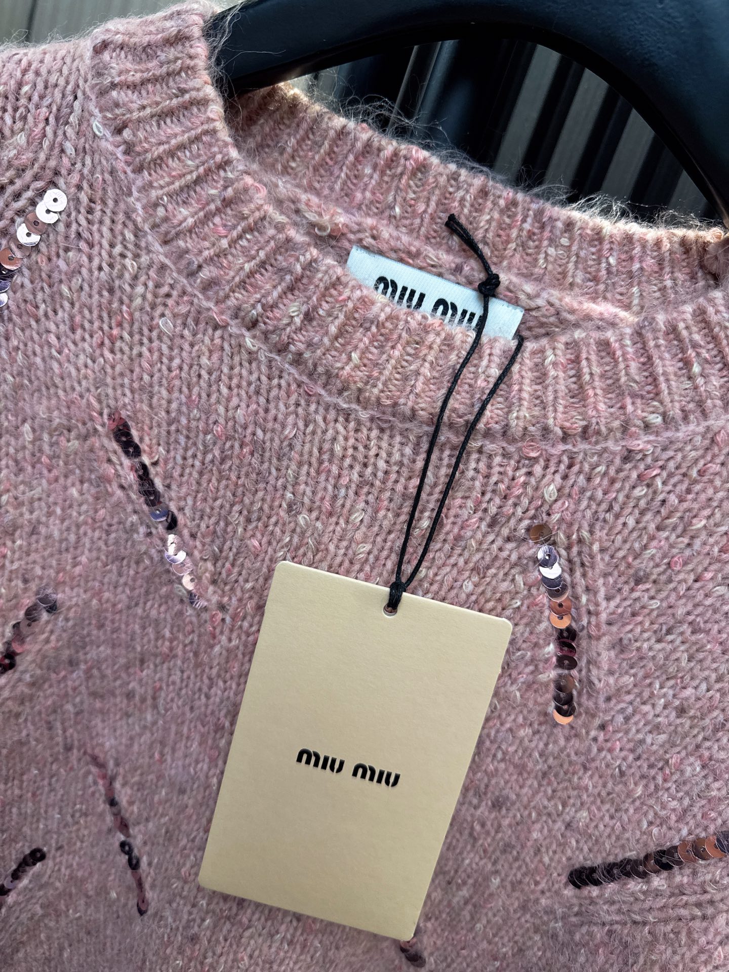 ✨✨✨miumiu✨✨✨2025秋冬新款💫 「闪耀一季」70%羊毛混纺30%棉质亮片上衣 ✨ 温暖与闪耀