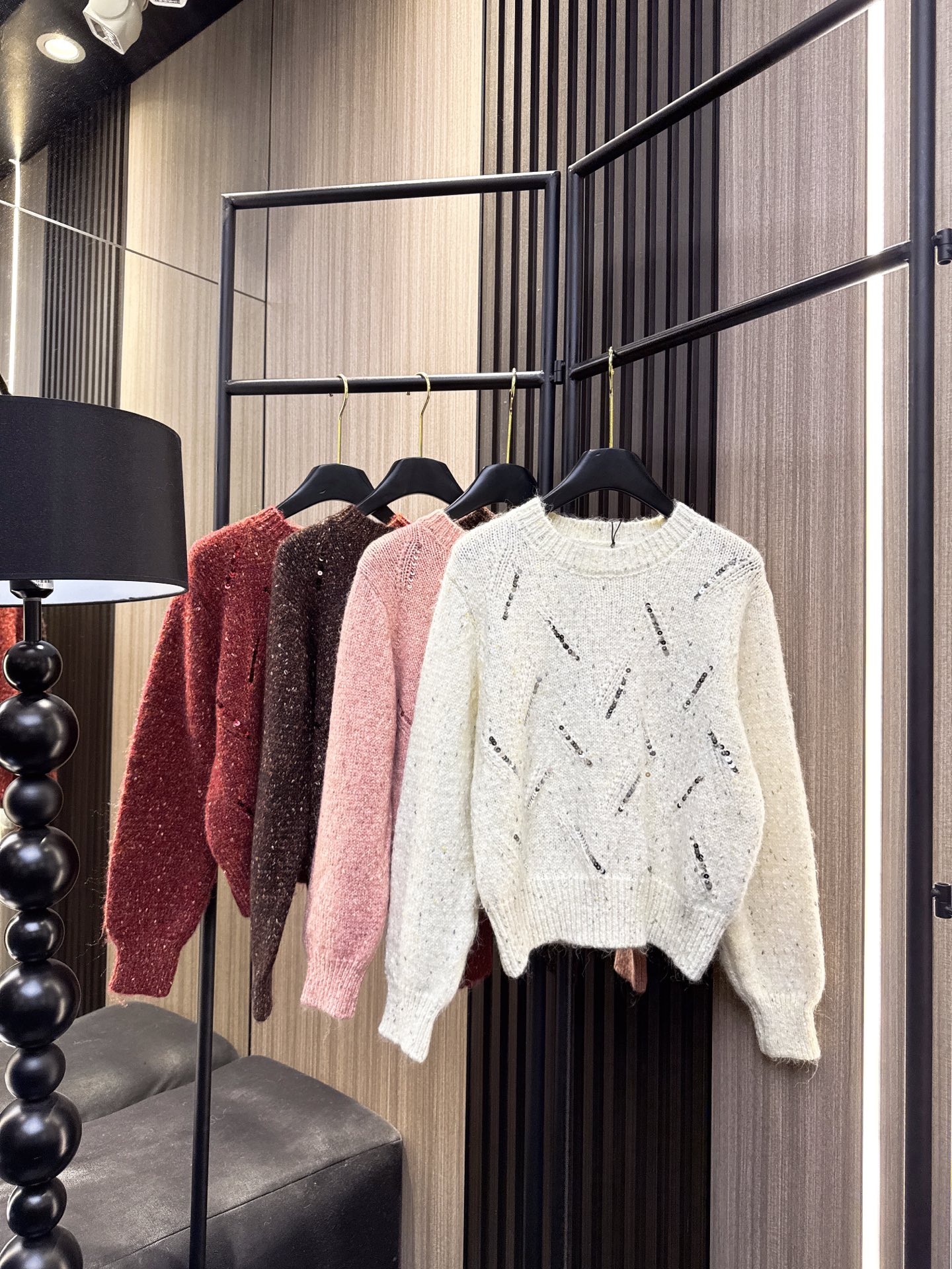 ✨✨✨miumiu✨✨✨2025秋冬新款💫 「闪耀一季」70%羊毛混纺30%棉质亮片上衣 ✨ 温暖与闪耀
