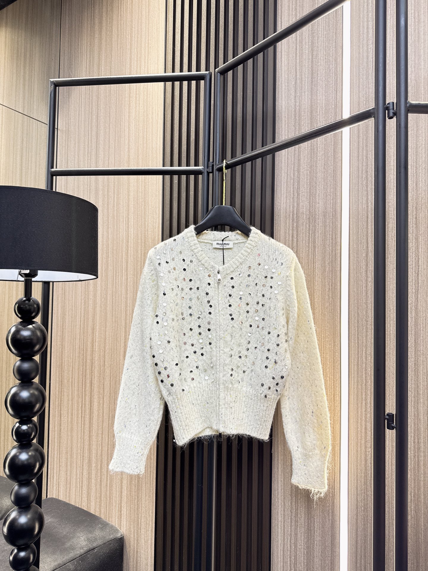 ✨✨✨miumiu✨✨✨2025秋冬新款💫 【新品上市】精选70%羊毛+30%棉混纺面料，柔软亲肤又保暖