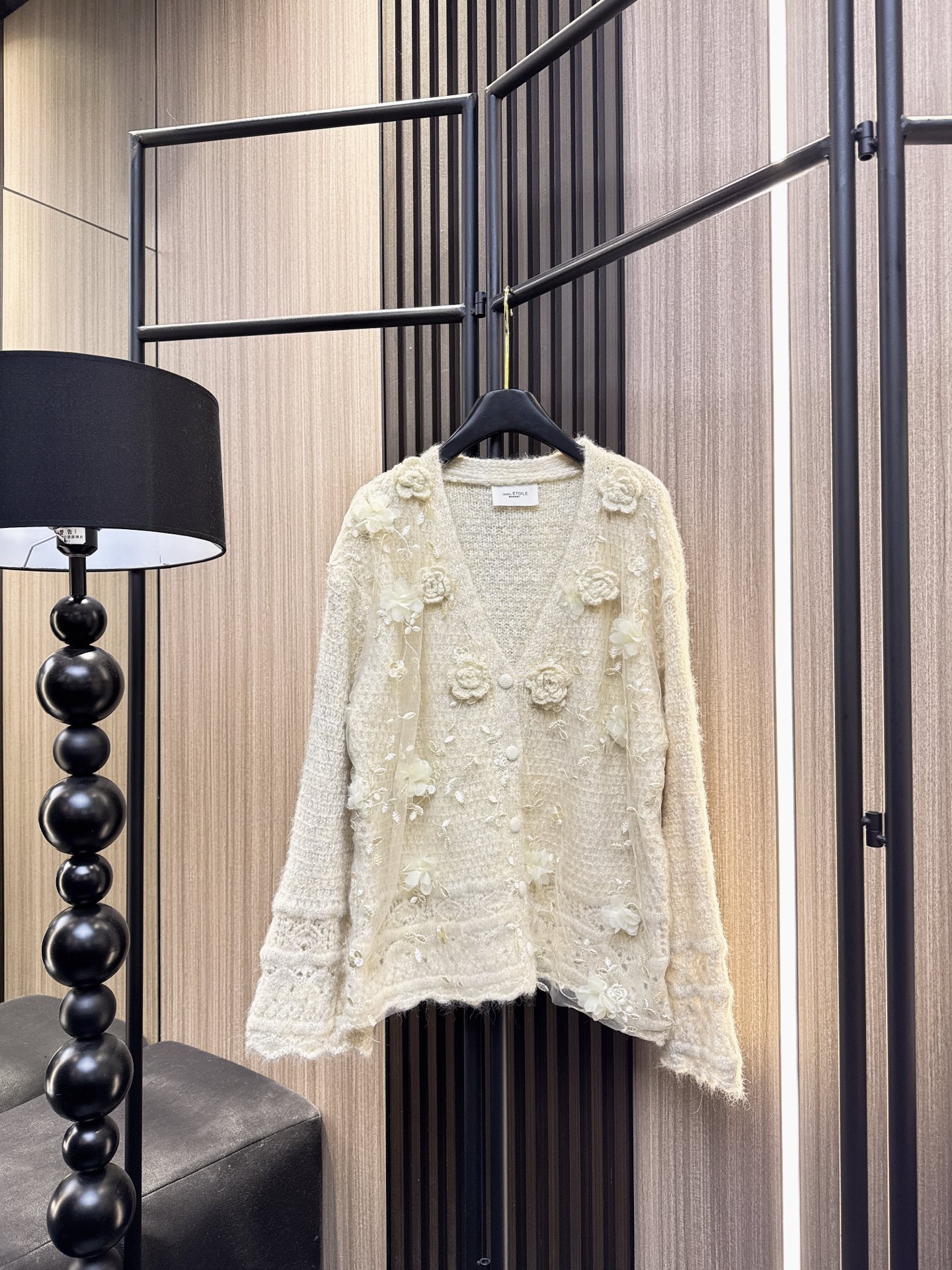✨✨✨伊莎贝尔✨✨✨2025秋冬新款💫 【新品上市】70%羊毛+30%棉混纺，亲肤保暖不扎人！精美蕾丝刺