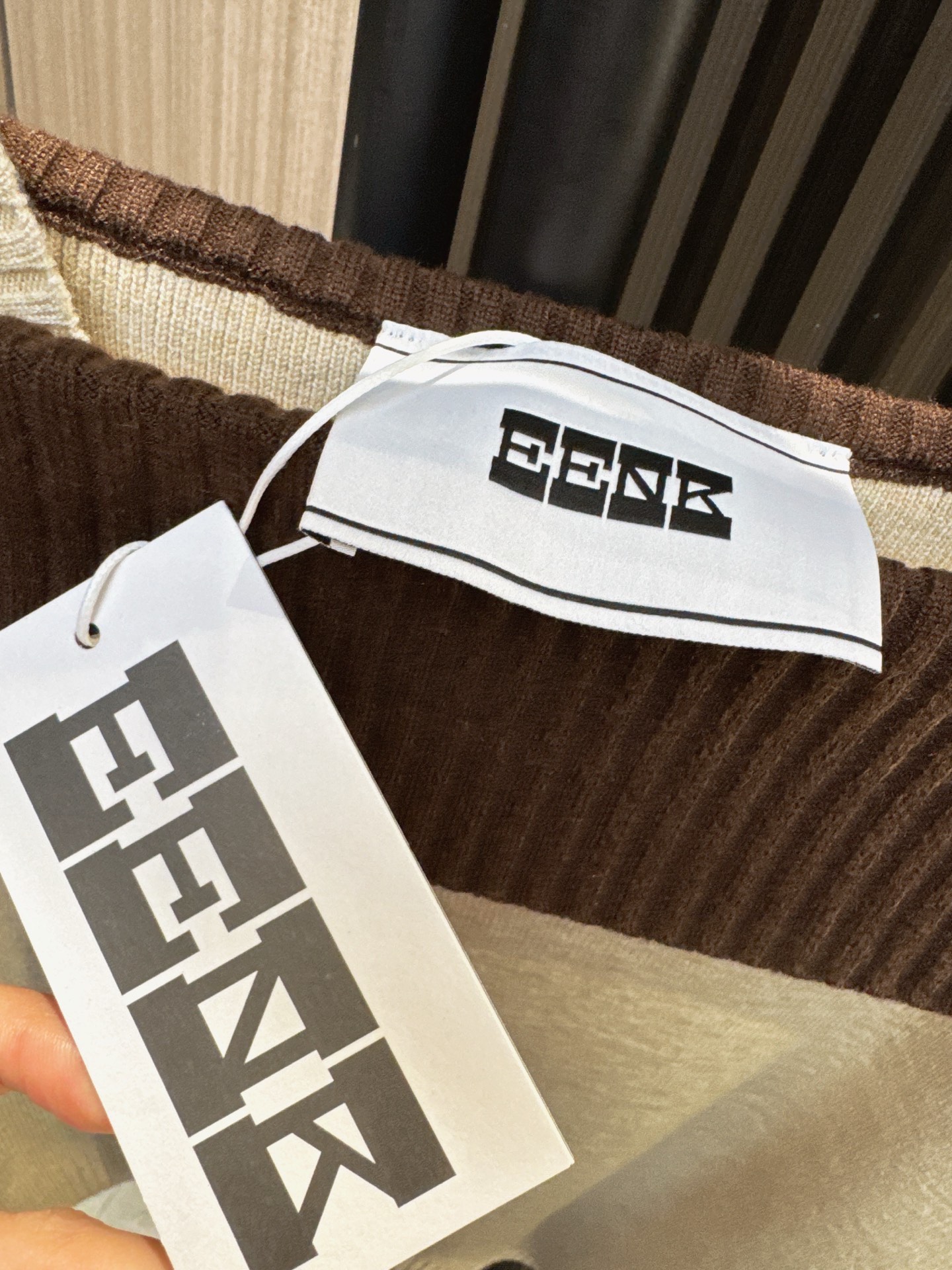 ✨✨✨EENK✨✨✨2025秋冬新款💫 EENK秋冬新品｜70%羊毛30%棉撞色一字肩上衣 ✨温柔与个性