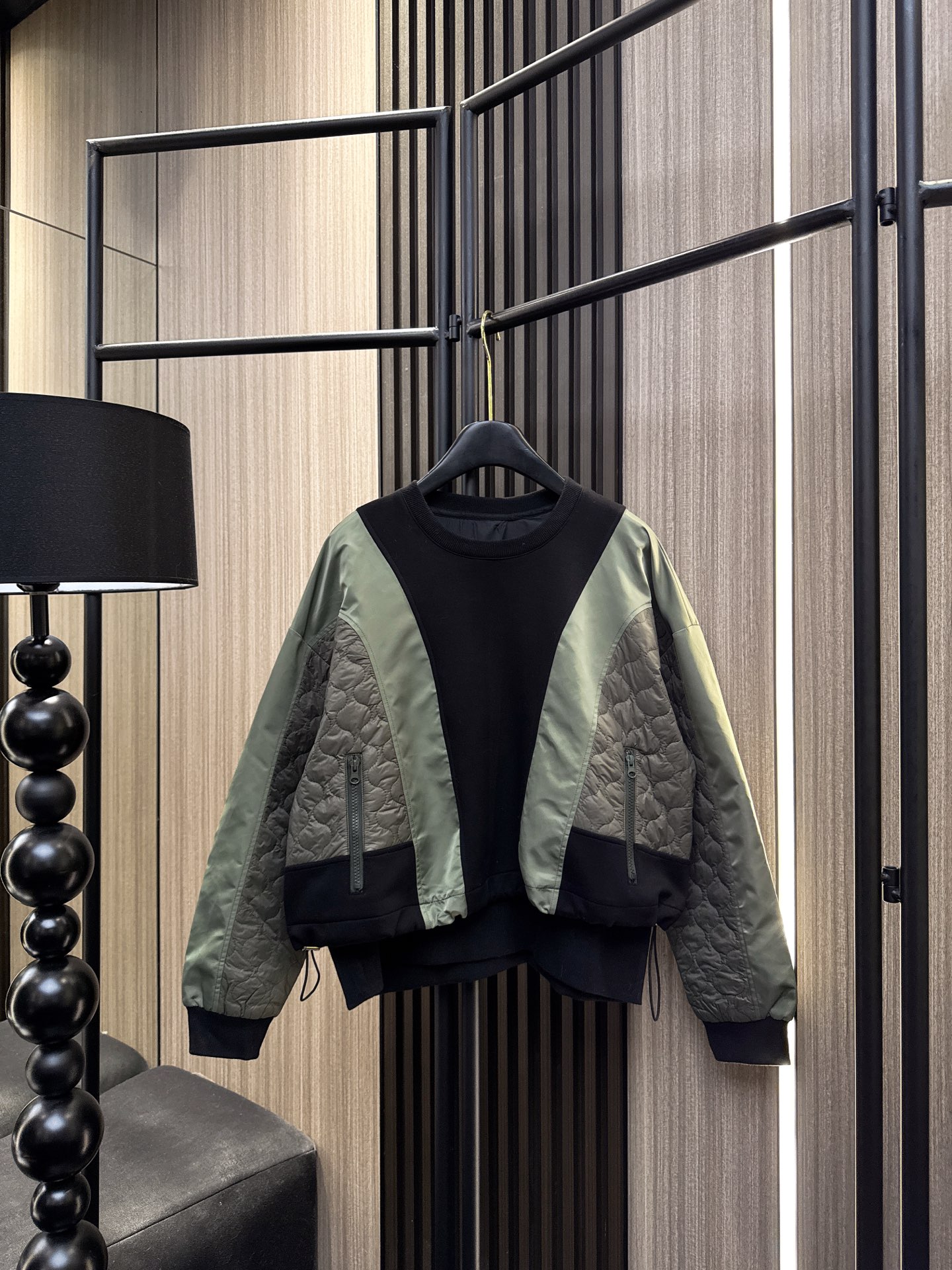 ✨✨✨Sacai✨✨✨2025秋冬新款💫 双层下摆撞色拼接假两件卫衣🔥 独特错位剪裁+层次感拼接设计，轻