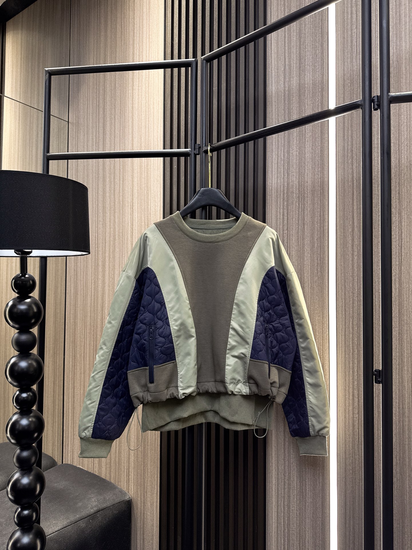 ✨✨✨Sacai✨✨✨2025秋冬新款💫 双层下摆撞色拼接假两件卫衣🔥 独特错位剪裁+层次感拼接设计，轻