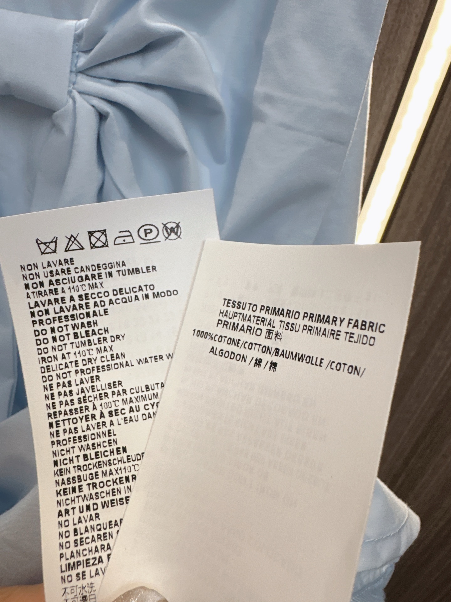 ✨✨✨MM6✨✨✨2026春夏新款💫 胸前大蝴蝶结短袖翻领衬衣，简约中透露着精致，甜美与优雅完美结合。这