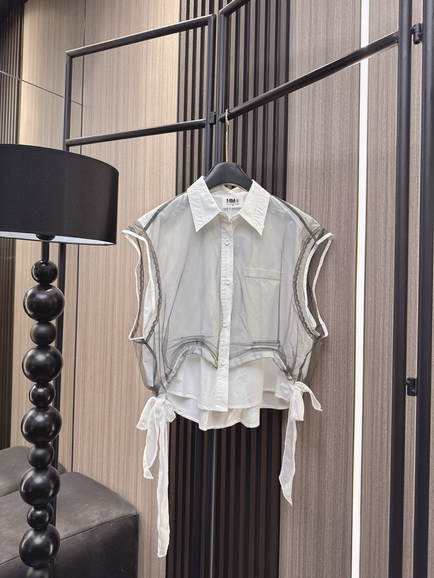 ✨✨✨MM6✨✨✨2026新版💫 【MM6新品】网纱拼接条纹无袖翻领马甲来袭！时尚与质感的完美碰撞，拼接