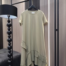 ✨✨✨ 玛吉拉✨✨✨2026春夏新款下摆压褶连衣裙。垂感软糯亲肤面料,上身巨舒服圆领基础短袖。下摆立体压 ✨✨✨ 玛吉拉✨✨✨2026春夏新款下摆压褶连衣裙。垂感软糯亲肤面料,上身巨舒服圆领基础短袖。下摆立体压