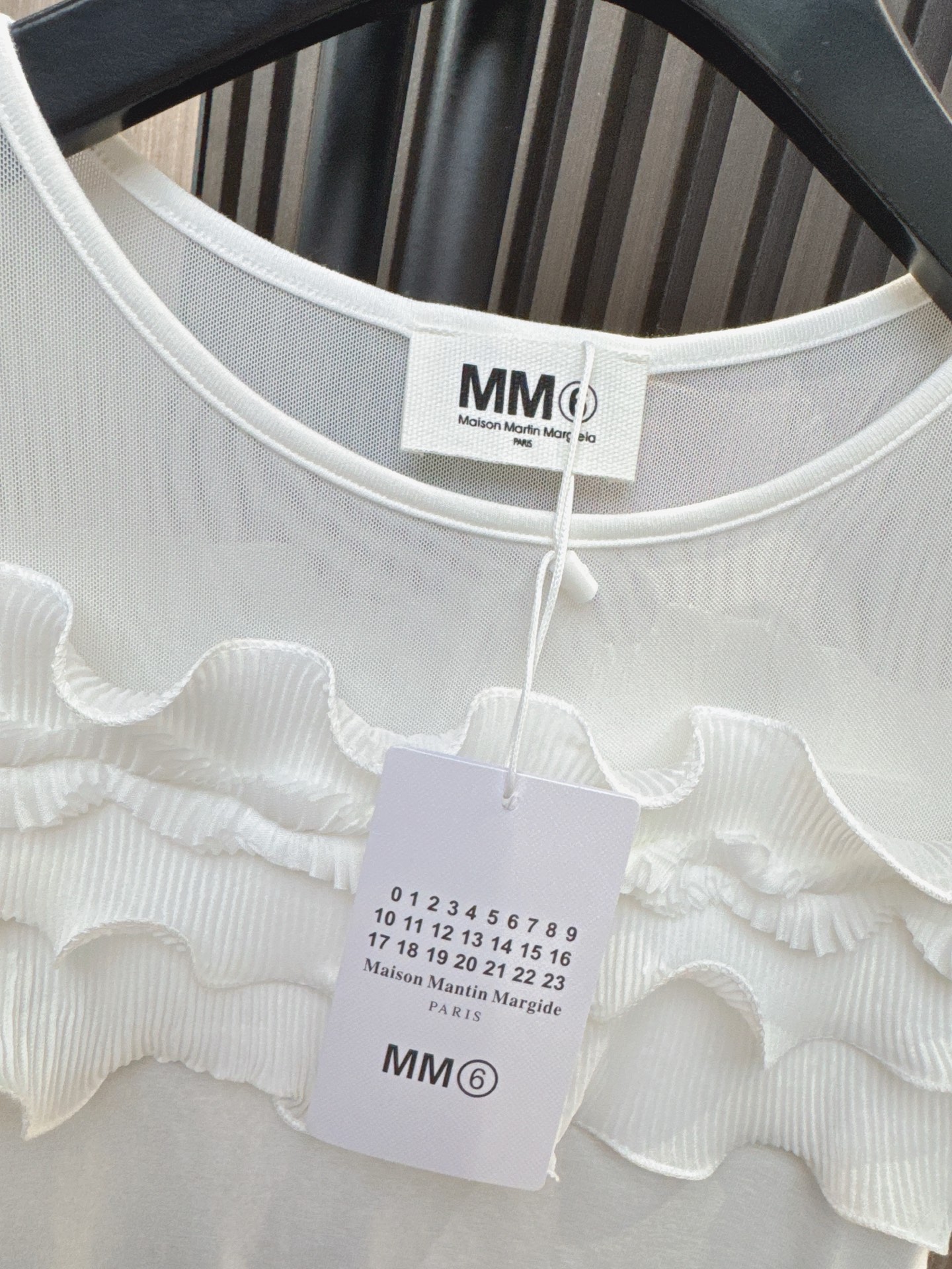 ✨✨✨MM6✨✨✨2026新版💫 极致仙女气质！MM6胸前木耳花边拼接网纱圆领短袖上衣，梦幻叠层超飘逸，