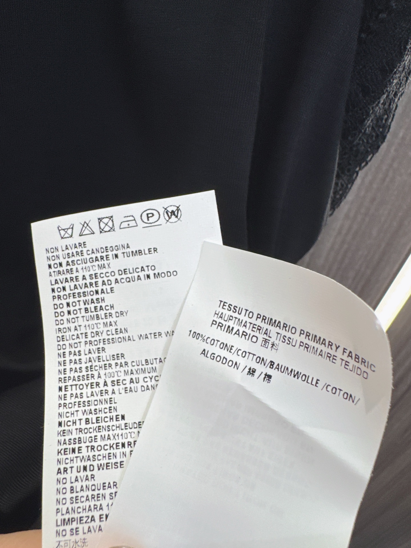 ✨✨✨MM6✨✨✨2026新版💫 镂空飞袖，腰间捏褶设计，不规则下摆尽显灵动，凸显时尚个性的必备单品！三