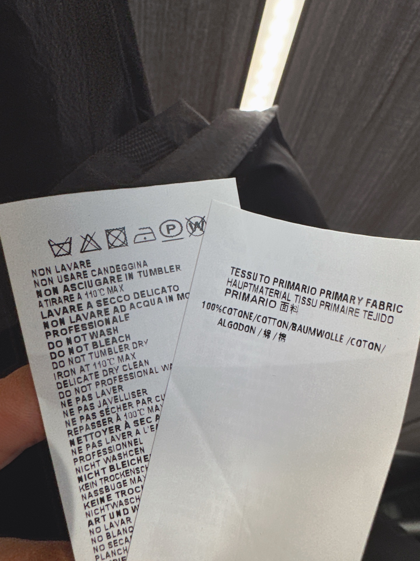 ✨✨✨MM6✨✨✨2026新版💫 承袭MM6解构美学，把柔美荷叶边与利落剪裁巧妙碰撞，造就这条荷叶边拼接