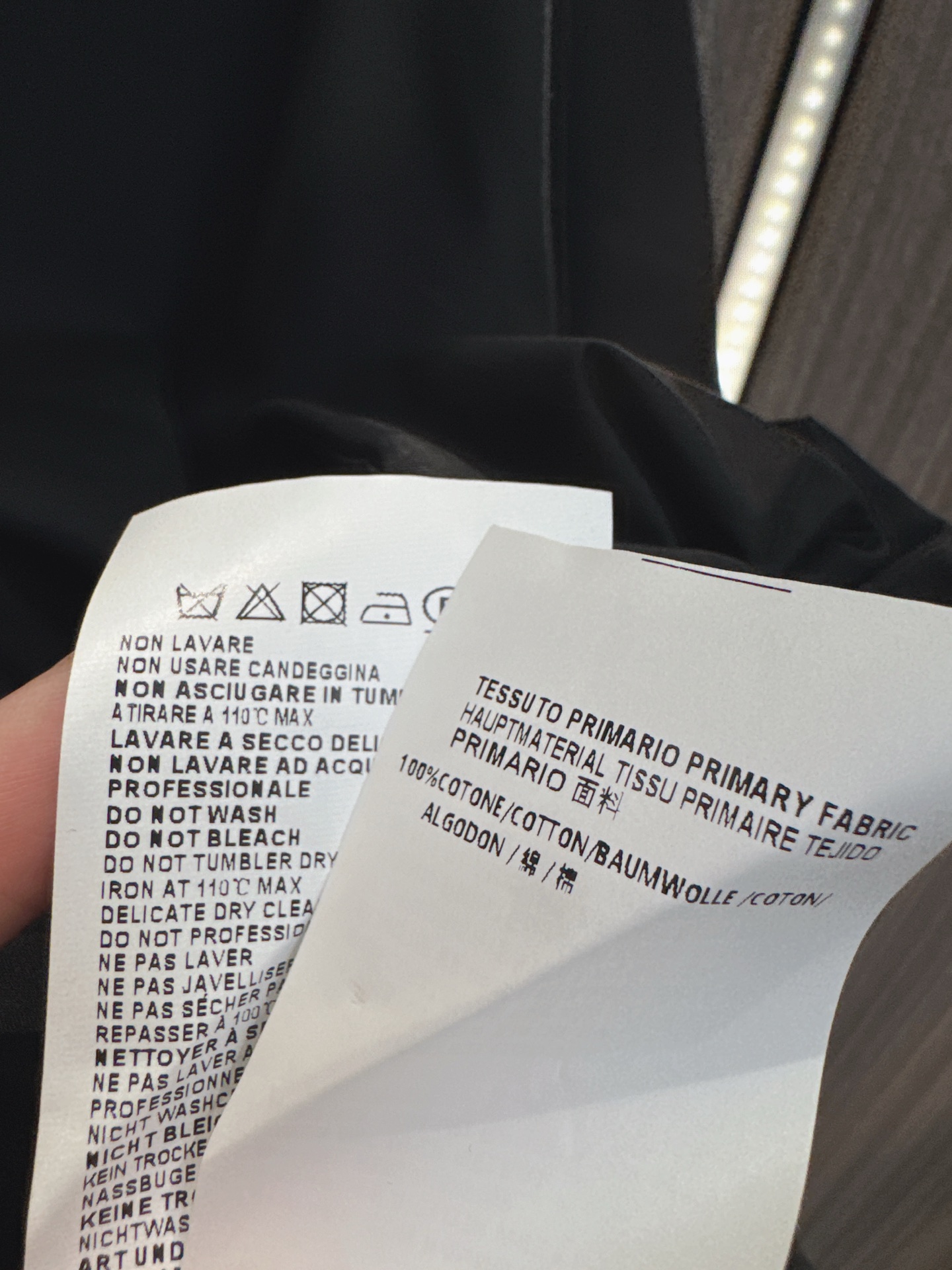 ✨✨✨MM6✨✨✨2026新版💫 不规则压褶，把解构主义穿在身上，小众高级感拉满。褶皱是未完成的浪漫，不