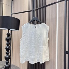 ✨✨✨玛吉拉✨✨✨2026新版💫 亚麻压褶无袖上衣,天然亚麻自带肌理感,压褶设计灵动别致,清爽又显贵气✨ ✨✨✨玛吉拉✨✨✨2026新版💫 亚麻压褶无袖上衣,天然亚麻自带肌理感,压褶设计灵动别致,清爽又显贵气✨