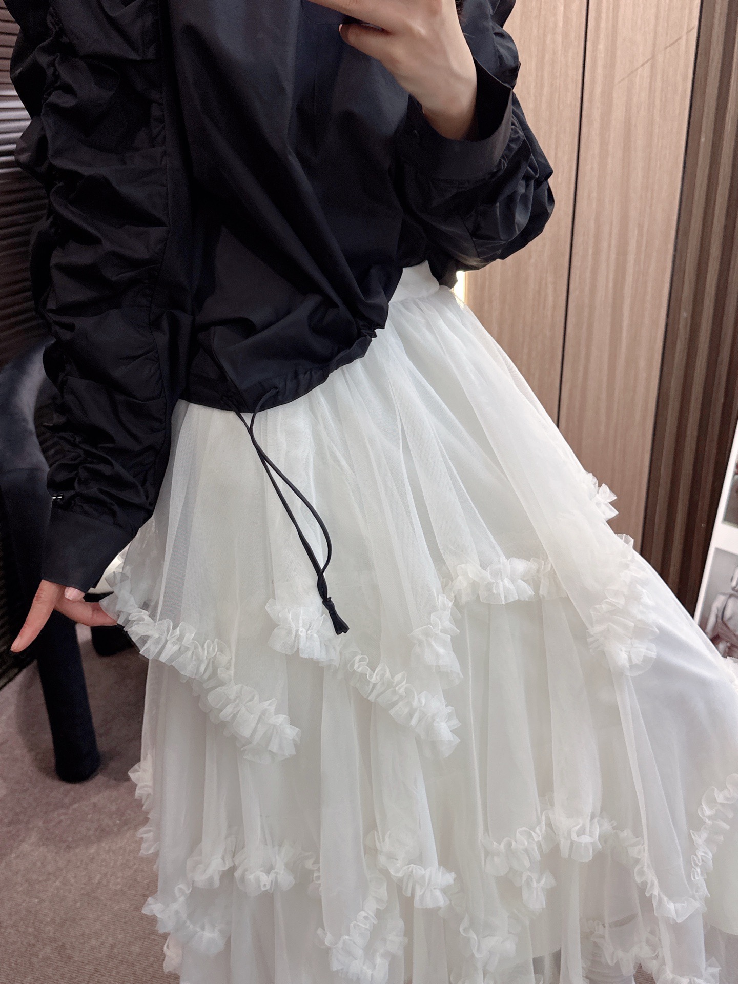 ✨✨✨MM6✨✨✨2026春夏新款💫 三层蕾丝花边长裙，轻盈飘逸的蕾丝层叠设计，尽显女性柔美气质。让每位