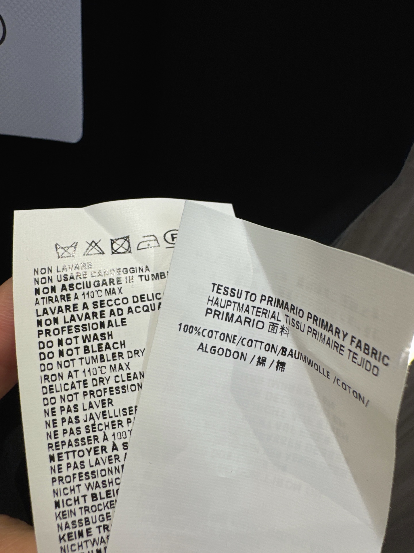 ✨✨✨MM6✨✨✨2026新版💫 后背蕾丝下腰开叉T恤 ，透气吸汗，触感柔软舒适。圆领设计修饰脖颈线条，