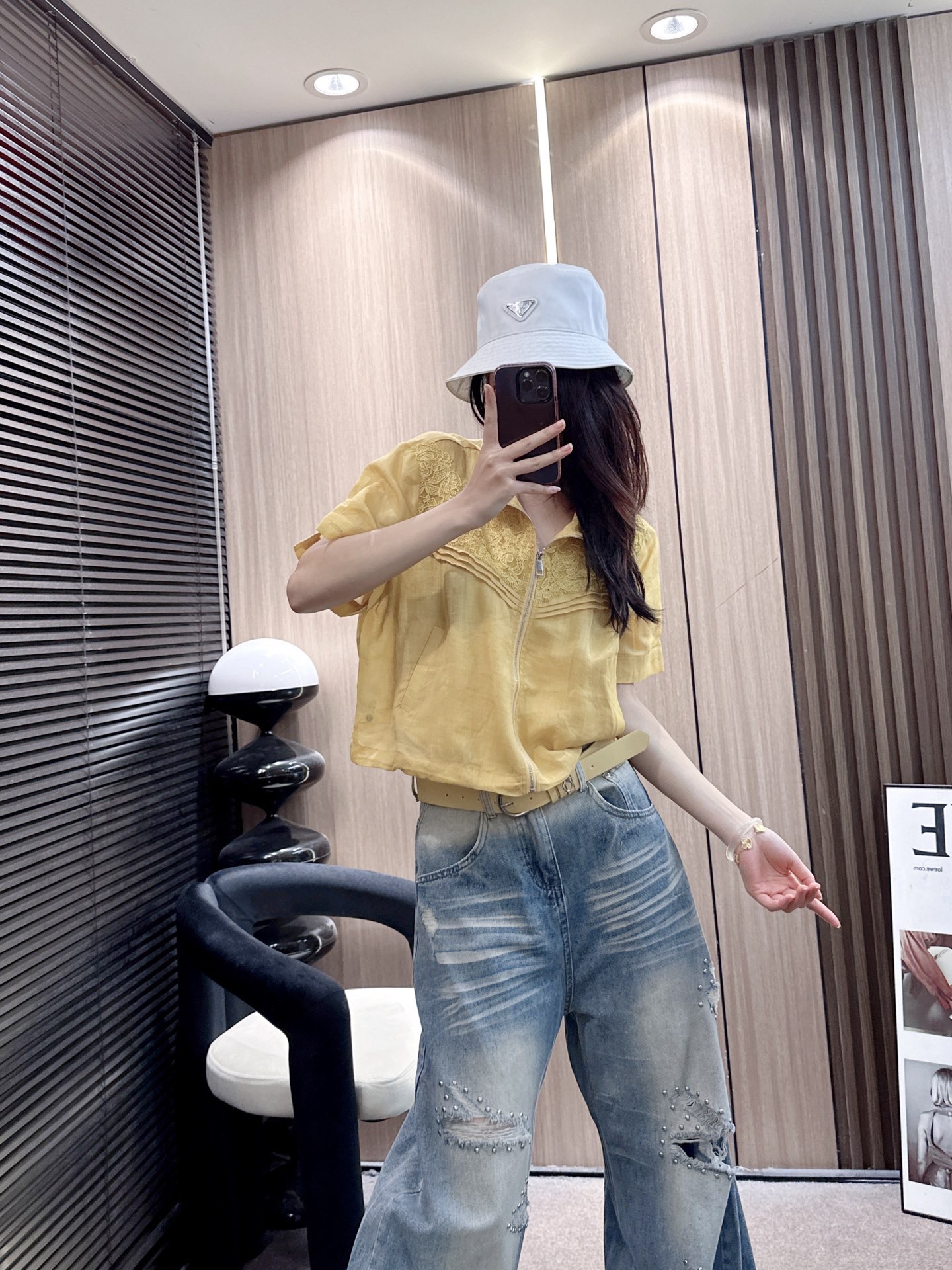 ✨✨✨MM6✨✨✨2026新版💫 纯苎麻短袖开衫，水溶蕾丝拼接，下摆抽绳设计修饰身形，面料透气舒适，外搭