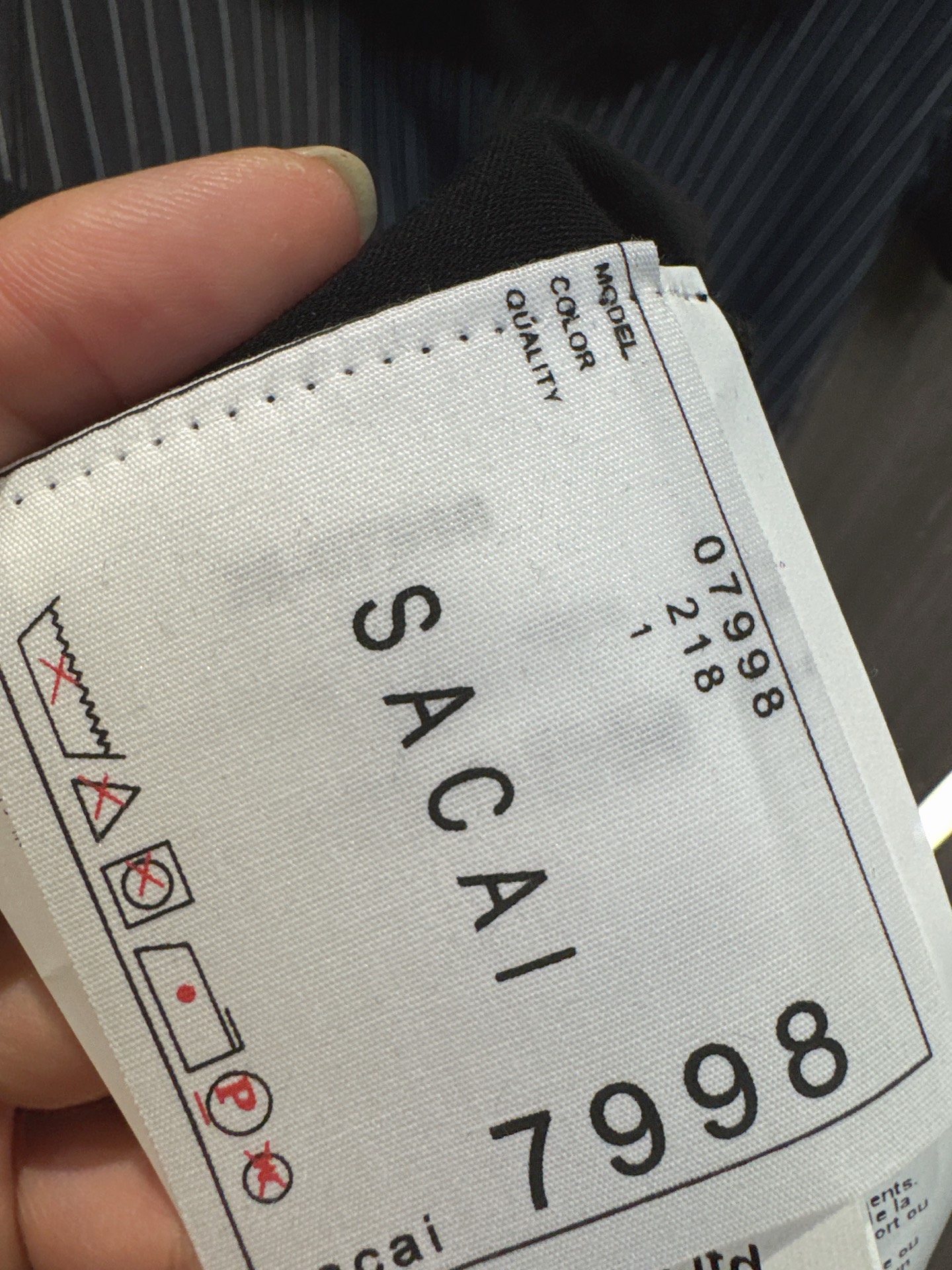 ✨✨✨Sacai✨✨✨2026新版💫 爆款Sacai条纹网纱花朵短袖上新，标志性解构拼接，复古条纹+立体