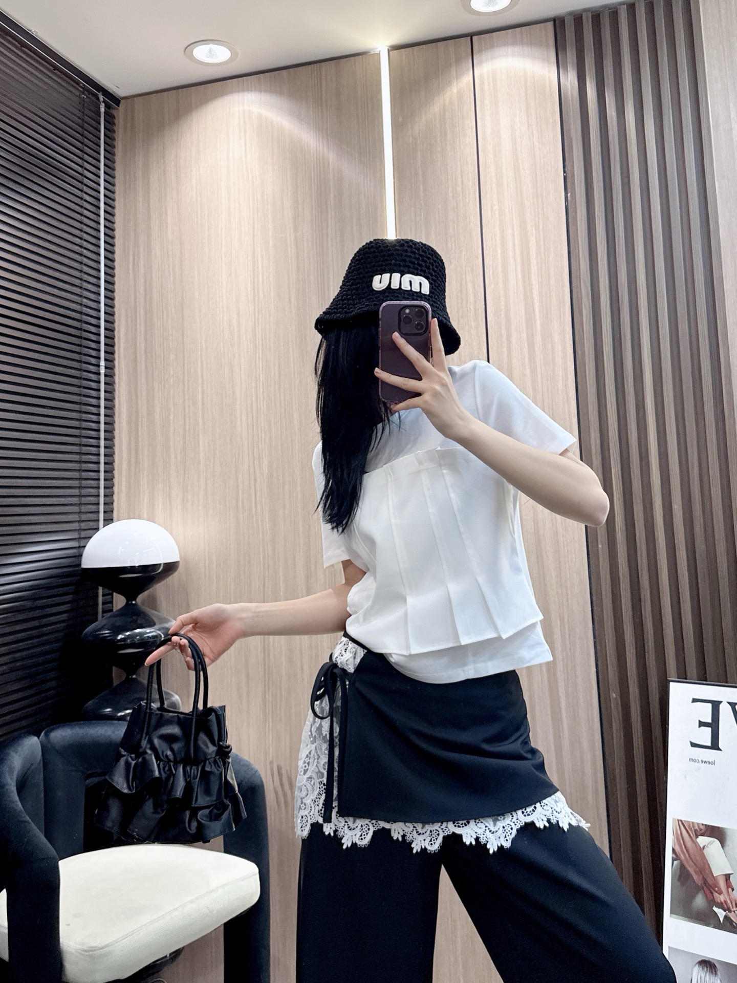 ✨✨✨玛吉拉✨✨✨玛吉拉胸前百褶拼接假两件，优雅与时尚的完美碰撞！精选优质面料，舒适透气，百褶设计增添层