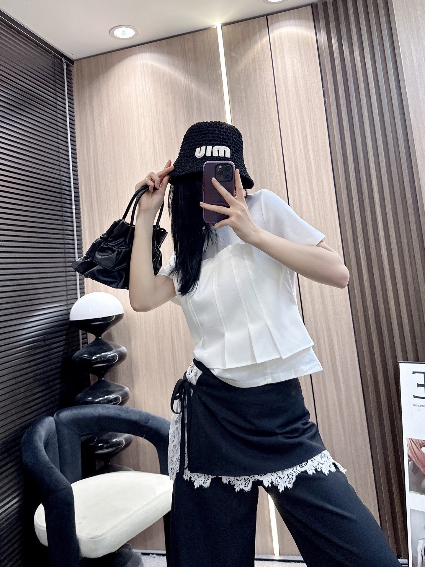 ✨✨✨玛吉拉✨✨✨玛吉拉胸前百褶拼接假两件，优雅与时尚的完美碰撞！精选优质面料，舒适透气，百褶设计增添层