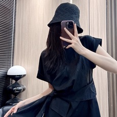 ✨✨✨MM6✨✨✨2026新版💫 假两件T恤连衣裙|解构氛围感封神✨一体式假两件拼接,不用费心搭配,上身 ✨✨✨MM6✨✨✨2026新版💫 假两件T恤连衣裙|解构氛围感封神✨一体式假两件拼接,不用费心搭配,上身