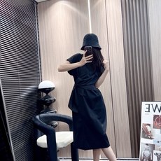 ✨✨✨MM6✨✨✨2026新版💫 假两件T恤连衣裙|解构氛围感封神✨一体式假两件拼接,不用费心搭配,上身 ✨✨✨MM6✨✨✨2026新版💫 假两件T恤连衣裙|解构氛围感封神✨一体式假两件拼接,不用费心搭配,上身