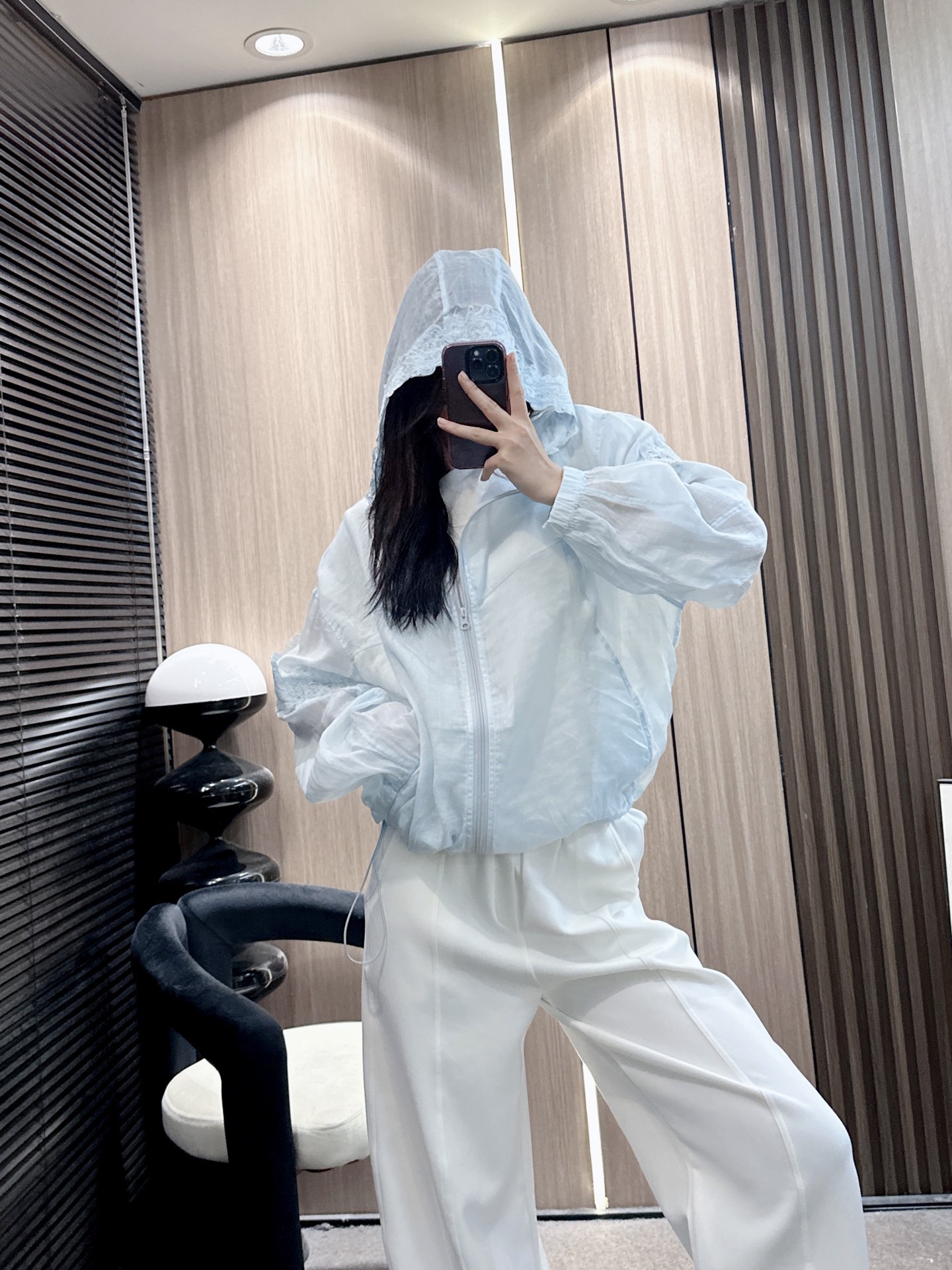 ✨✨✨MM6✨✨✨2026新版💫 夏日仙女标配🧚‍♀️100%苎麻长袖连帽防晒外套，重工水溶花边拼接，轻