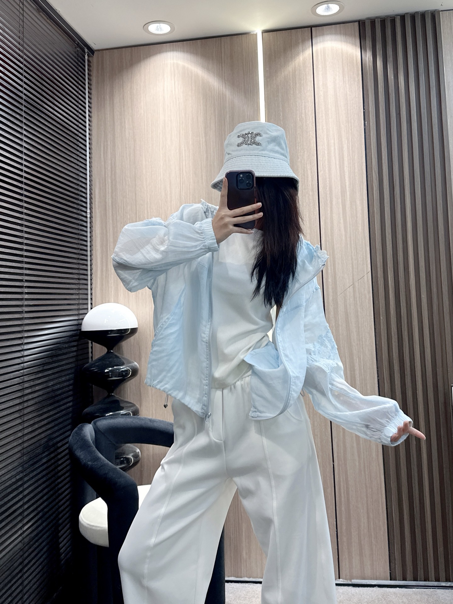 ✨✨✨MM6✨✨✨2026新版💫 夏日仙女标配🧚‍♀️100%苎麻长袖连帽防晒外套，重工水溶花边拼接，轻